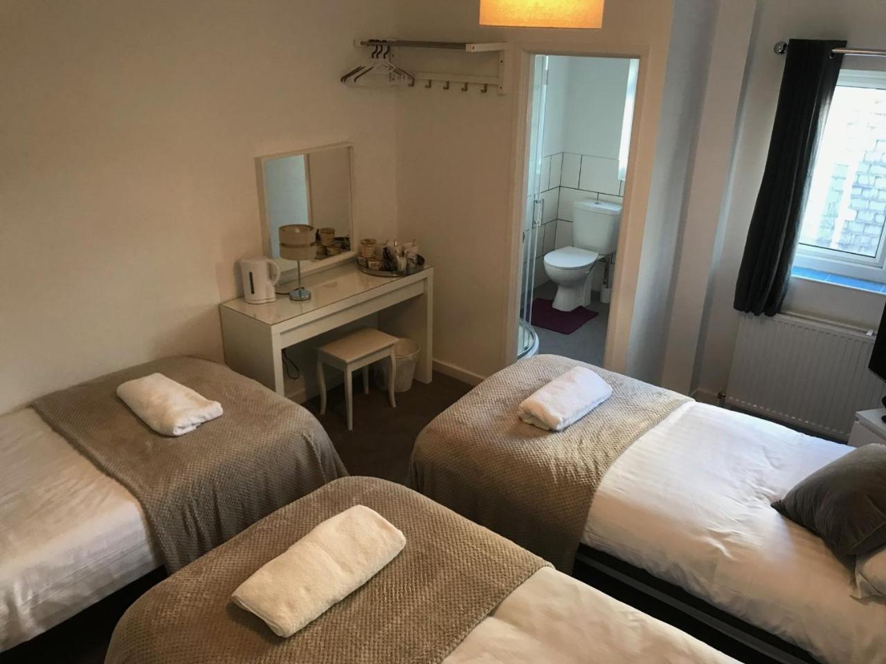 Comfort Triple Room with Shower photo 1