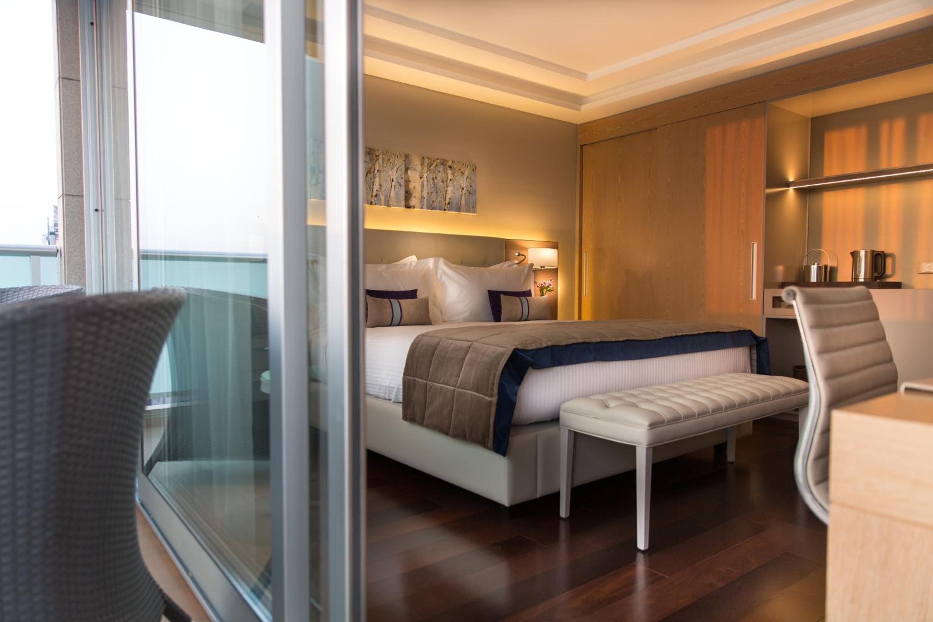 Deluxe King Room with Balcony