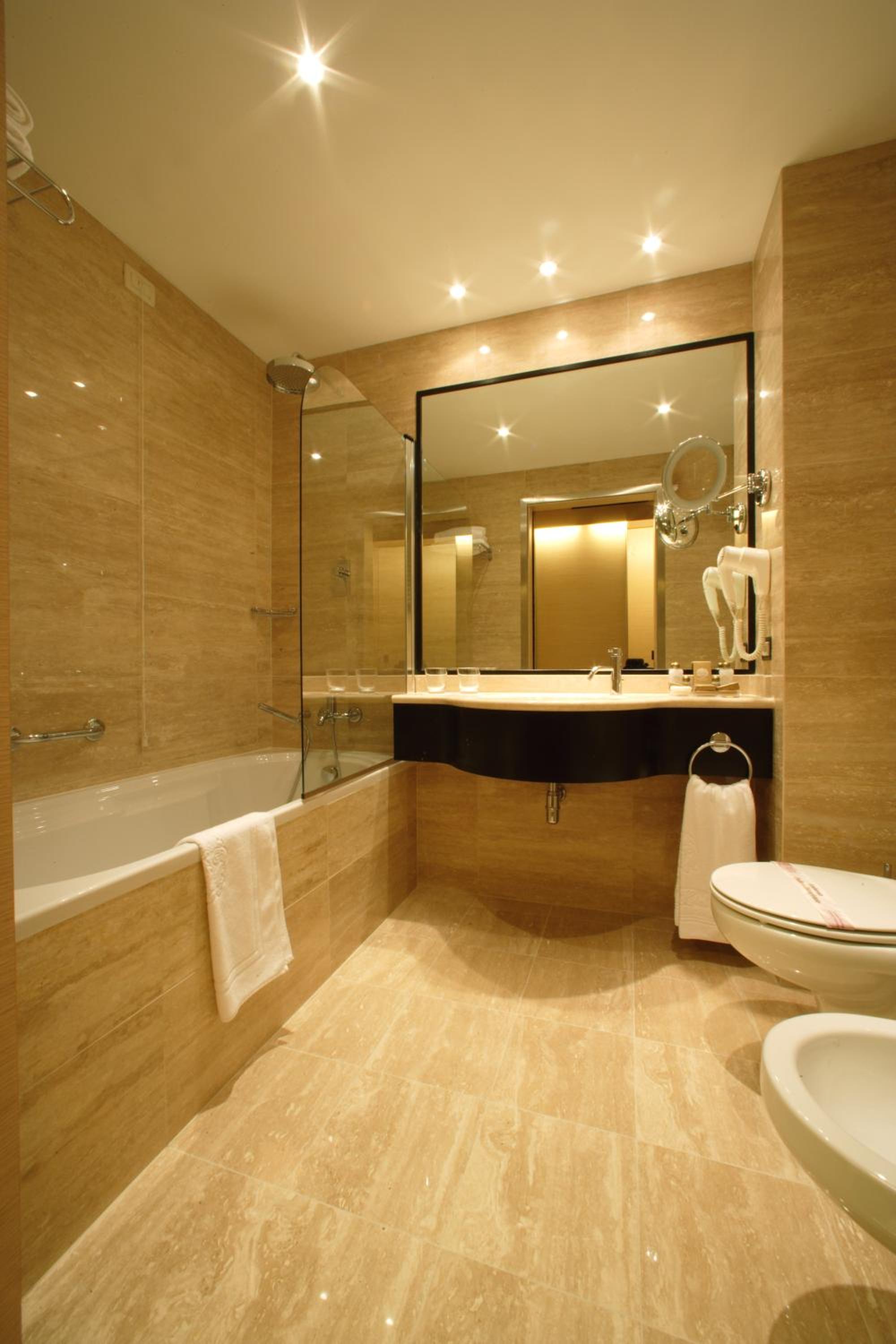 Superior Double or Twin Room - Photo 4