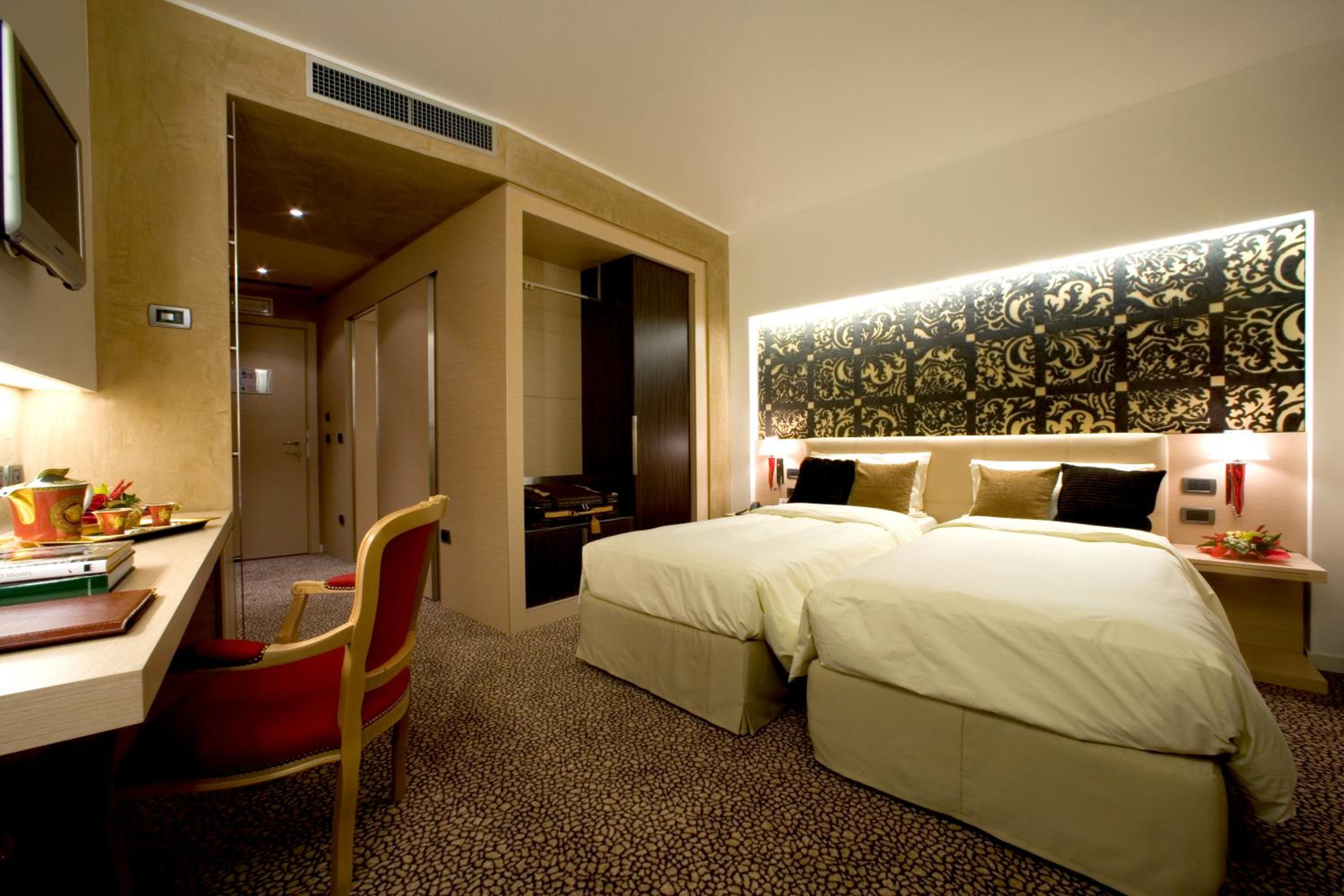 Superior Double or Twin Room - Photo 2