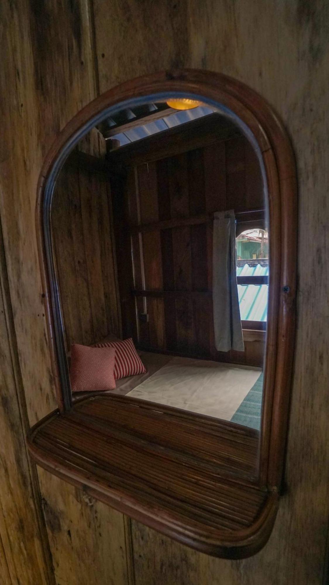 Double Room with Shared Bathroom photo 2