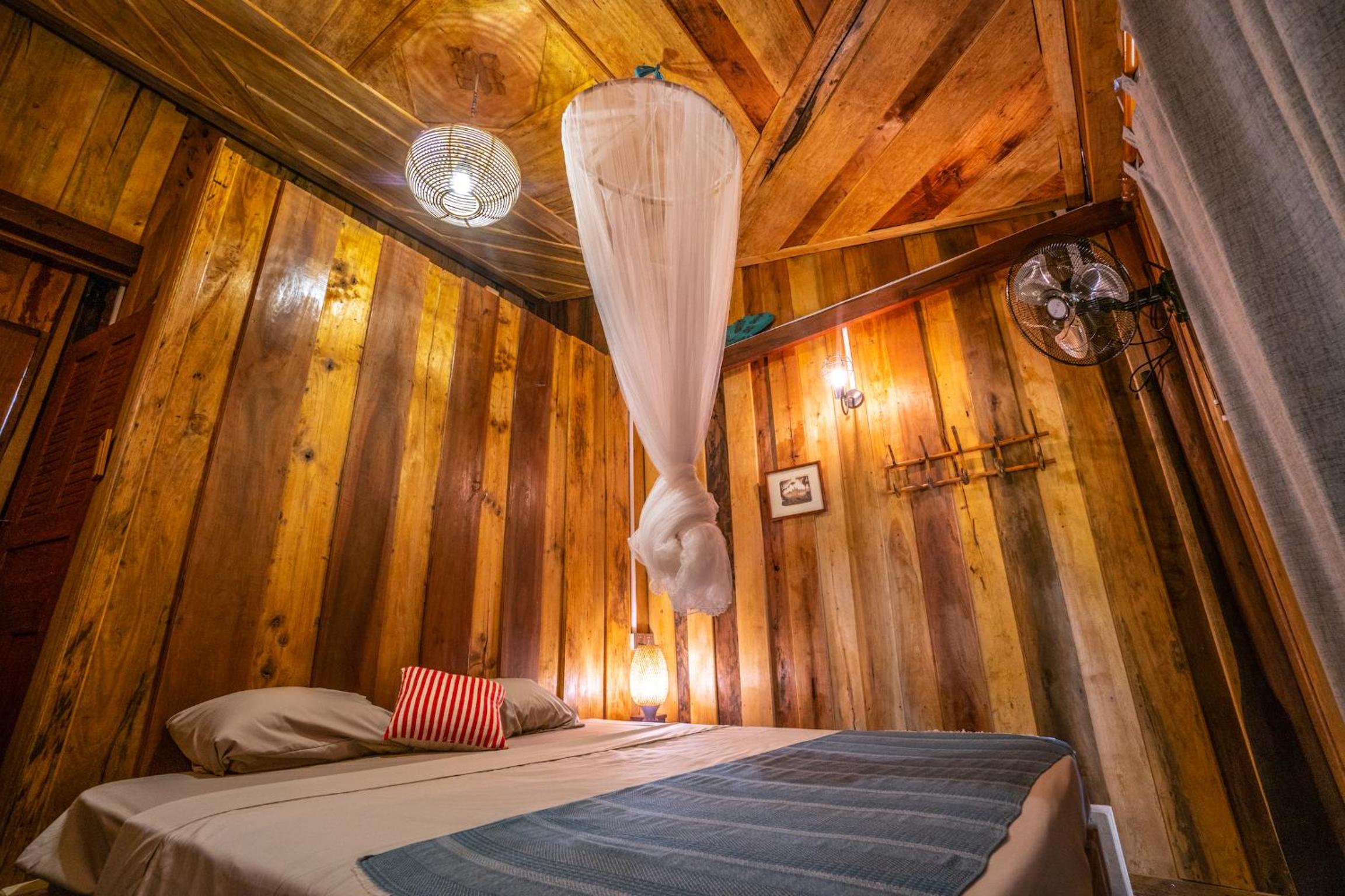 Deluxe Double Room with Balcony and Sea View photo 3
