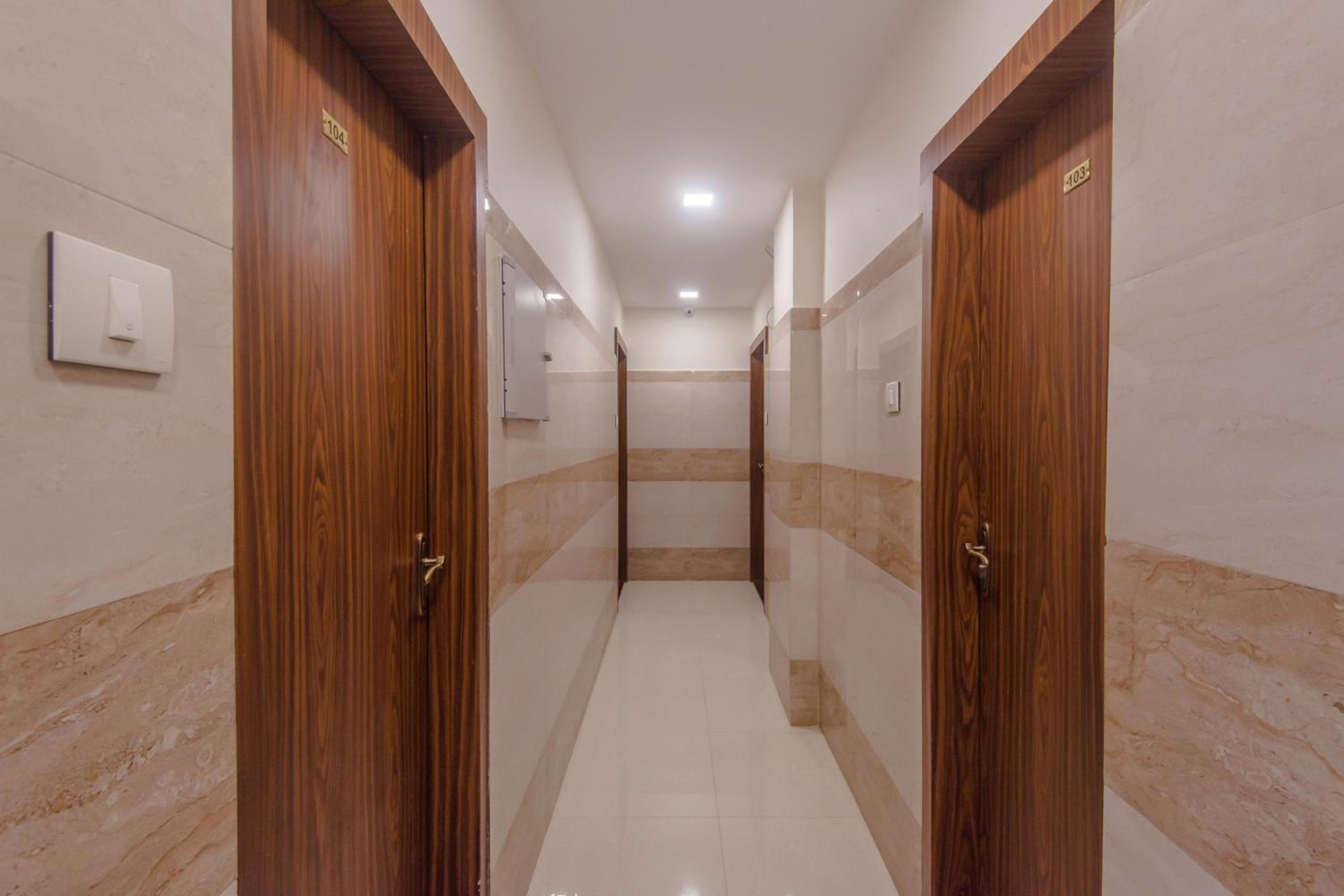 Deluxe Triple Room - Photo 10
