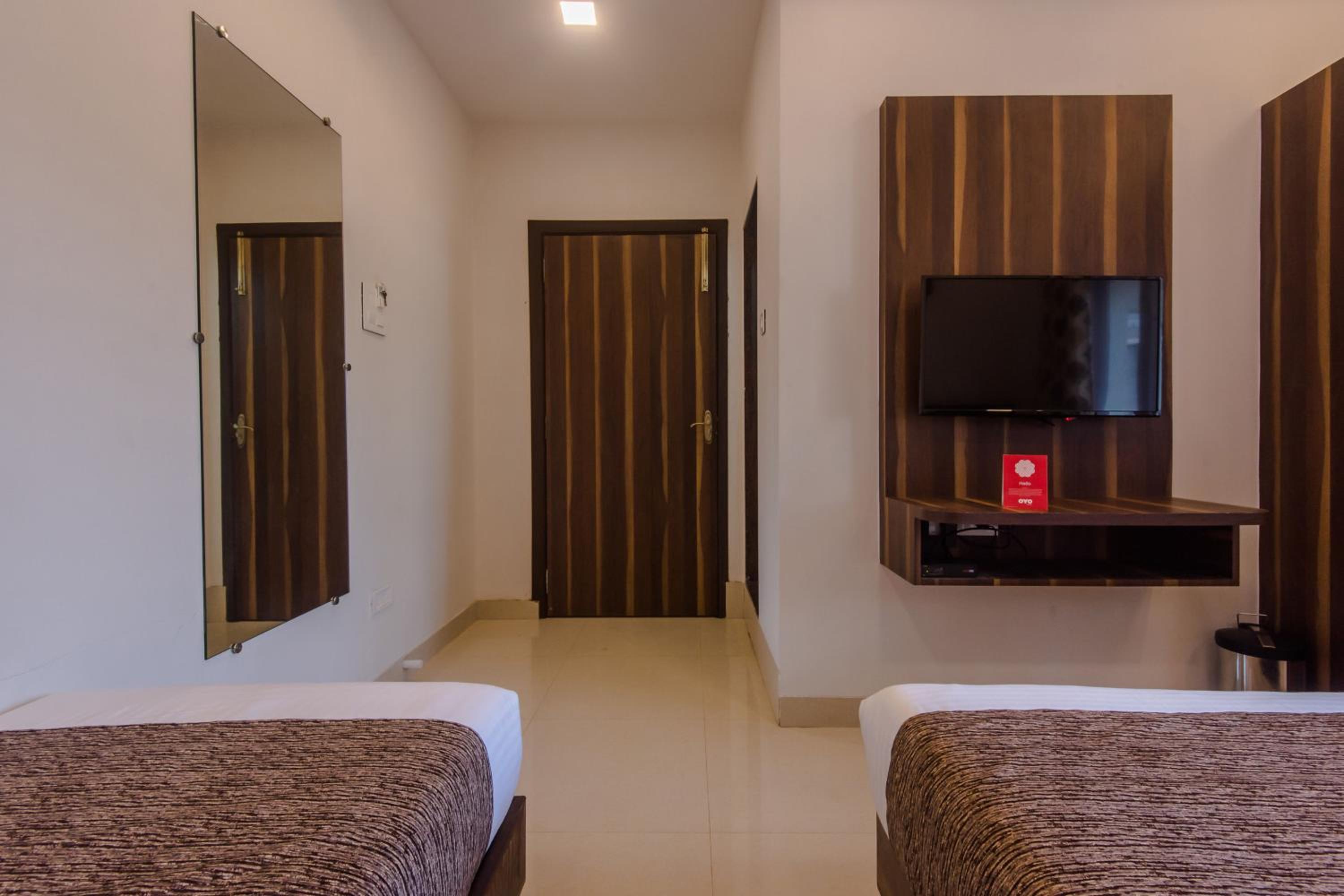 Deluxe Triple Room - Photo 12