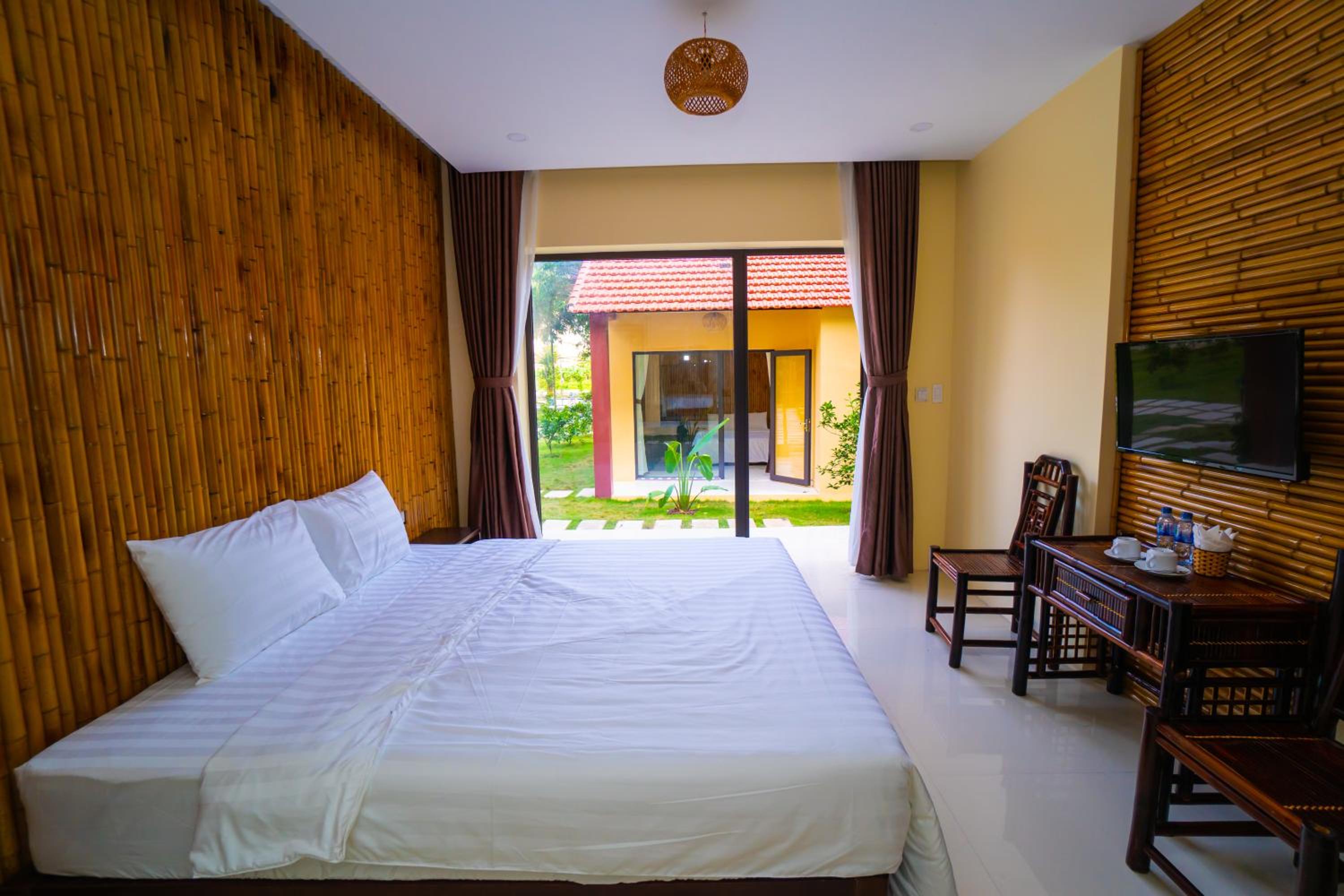 King Room with Garden View