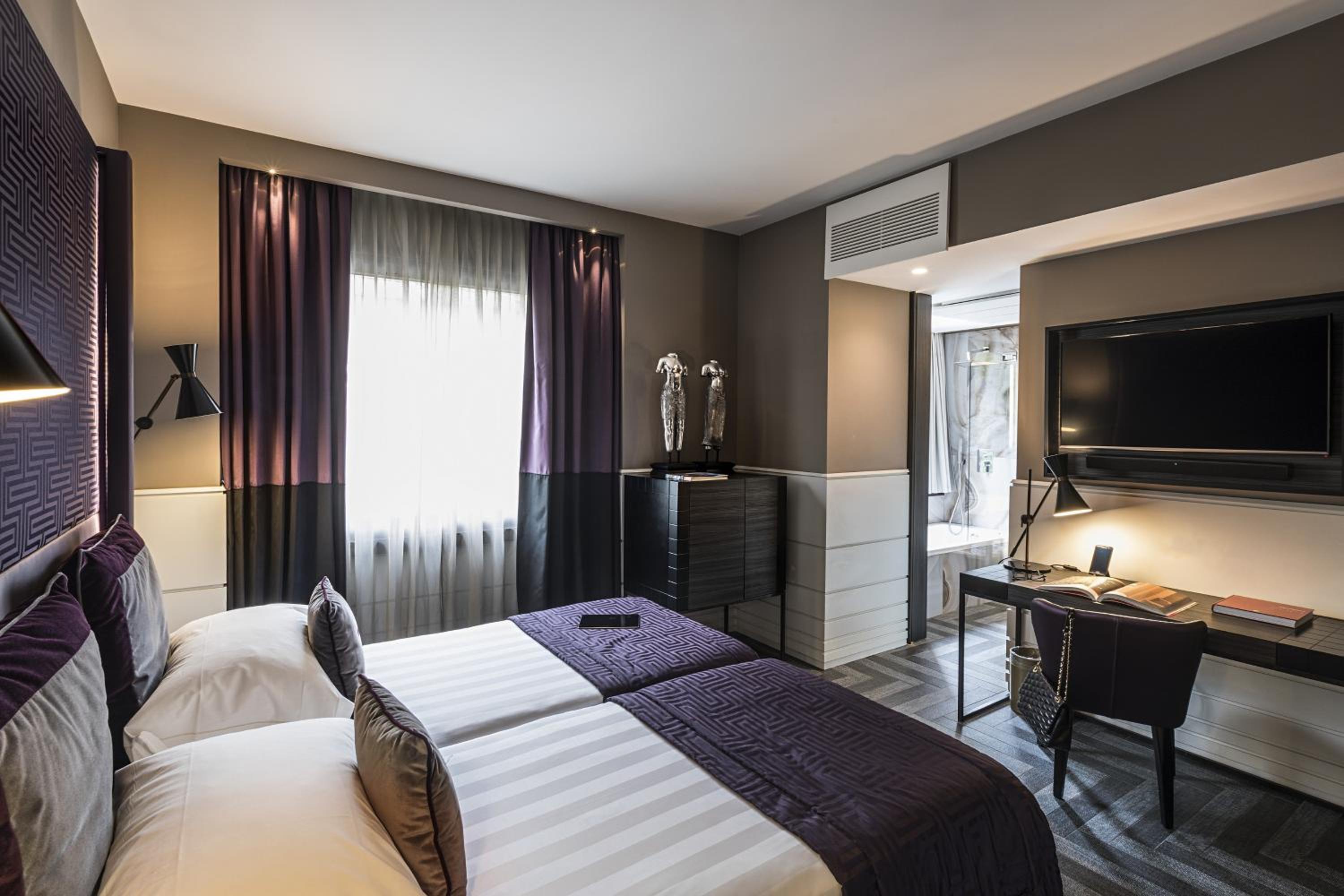 King Room with One King Bed (Non Smoking) photo 1