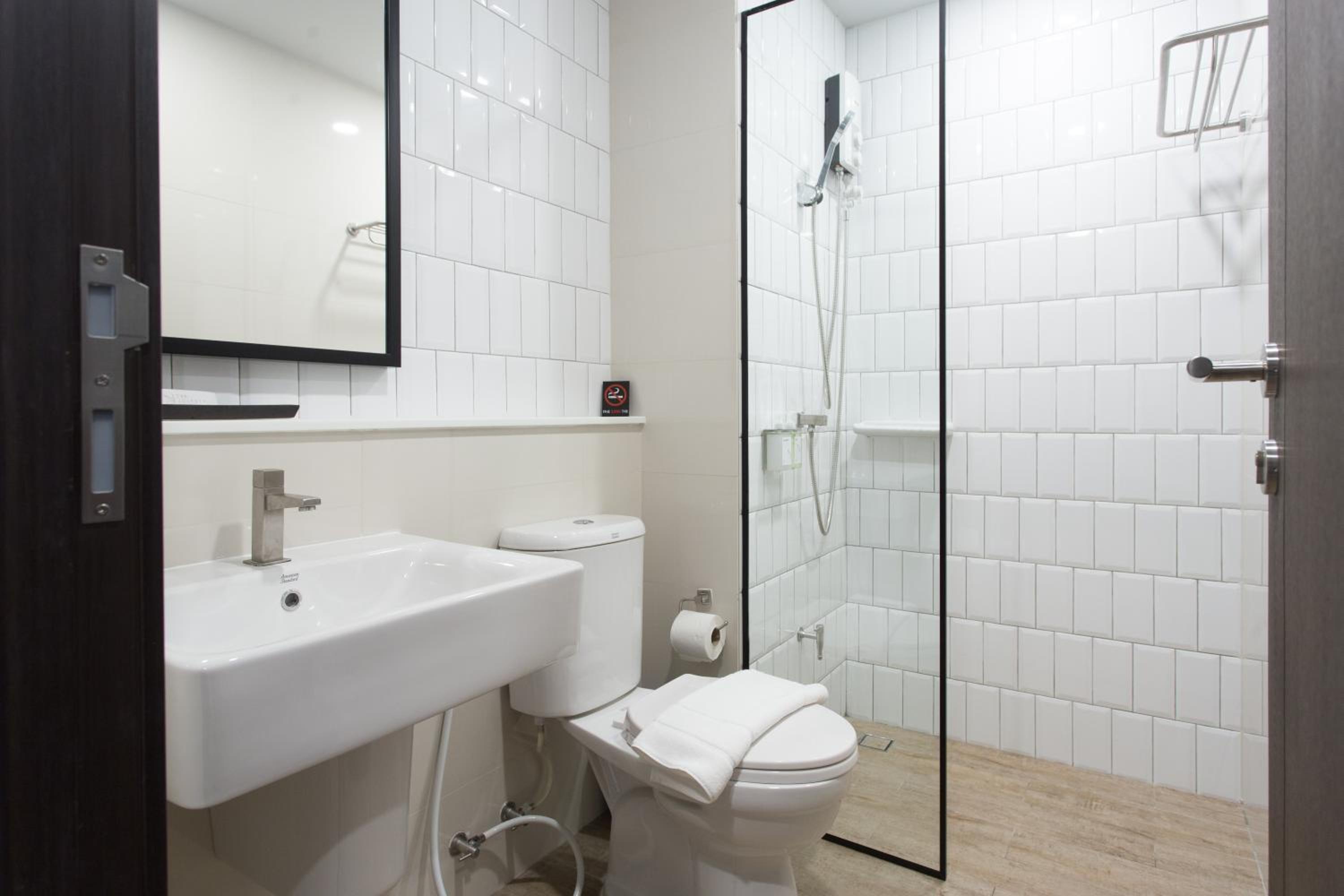 Standard Twin Room - Photo 2