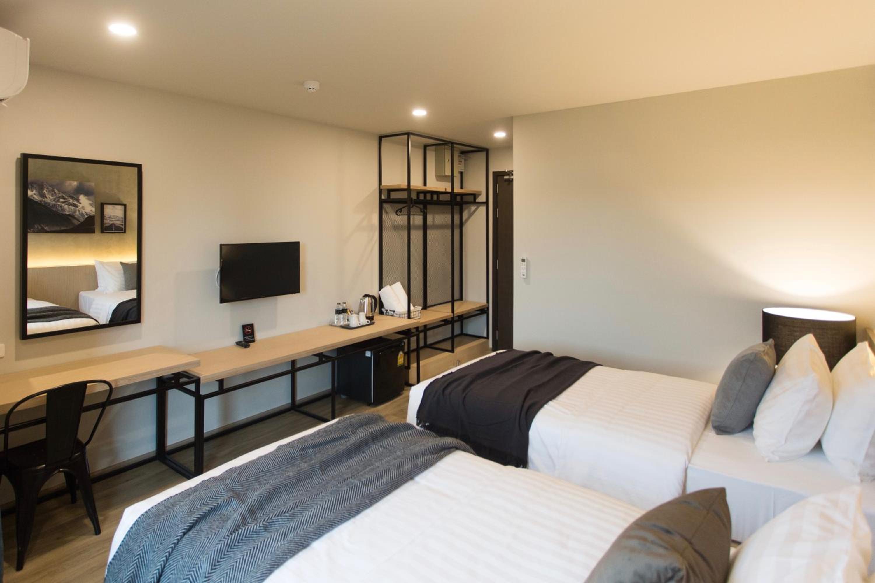 Standard Twin Room - Photo 7