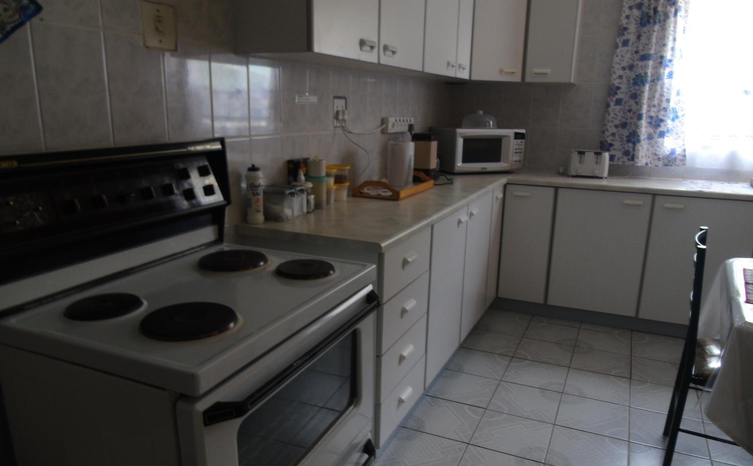 One-Bedroom Apartment - Photo 13