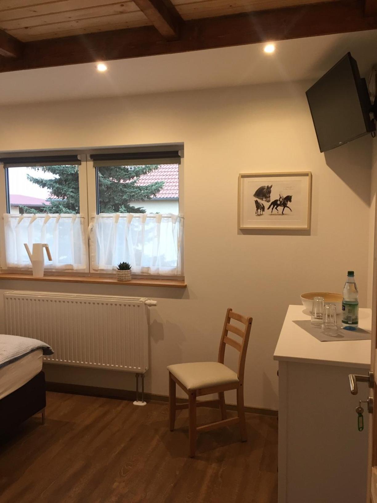 Small Double Room - Photo 3