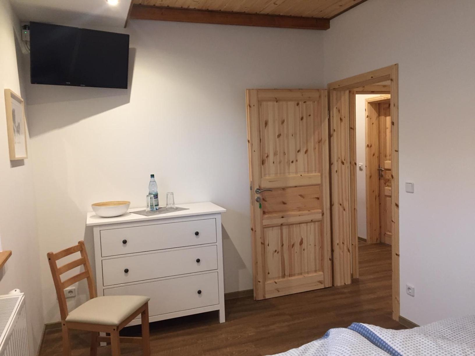 Small Double Room - Photo 4