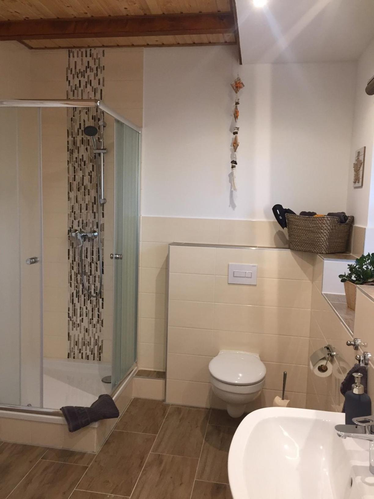 Small Double Room - Photo 5
