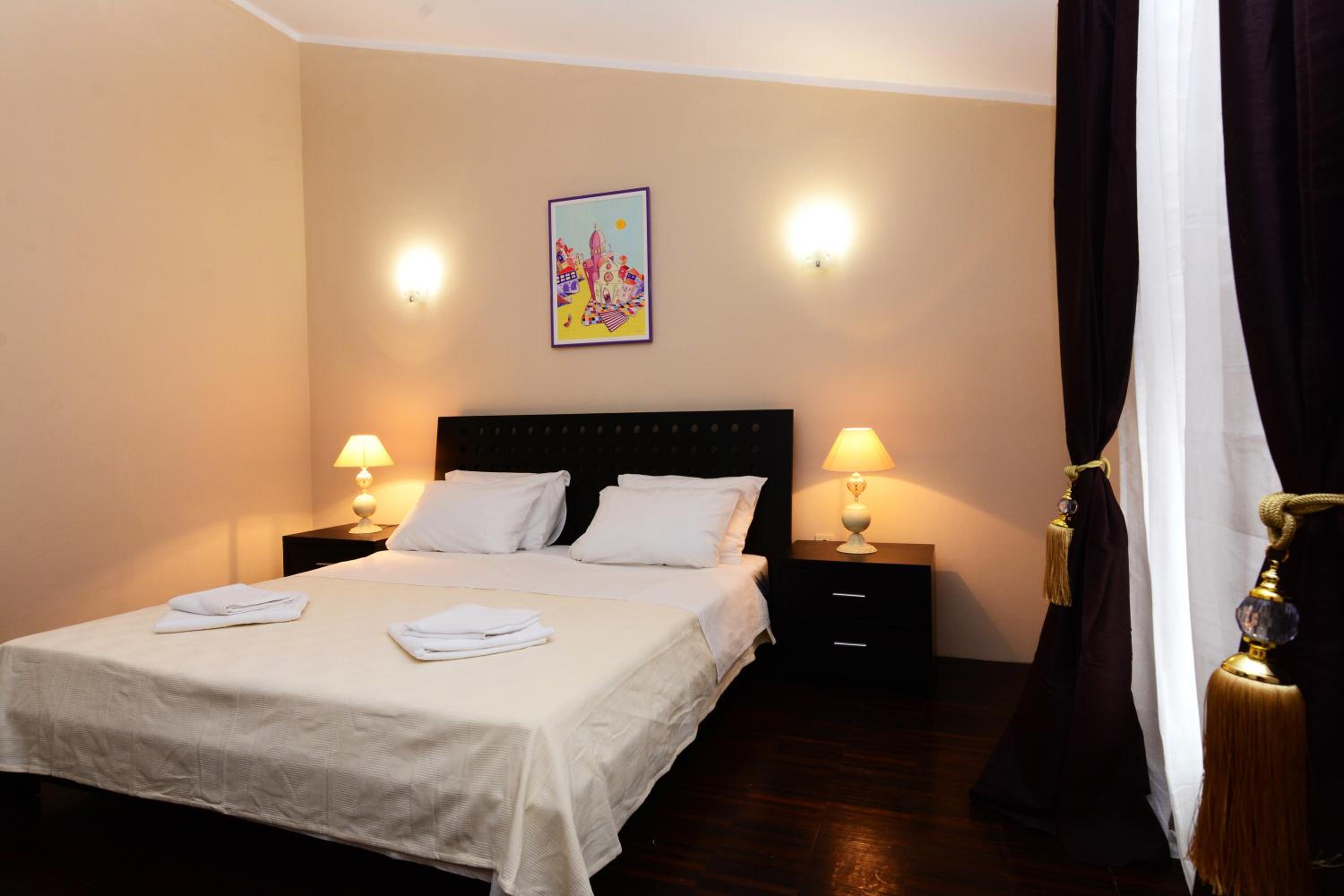 Deluxe King Room - Photo 5