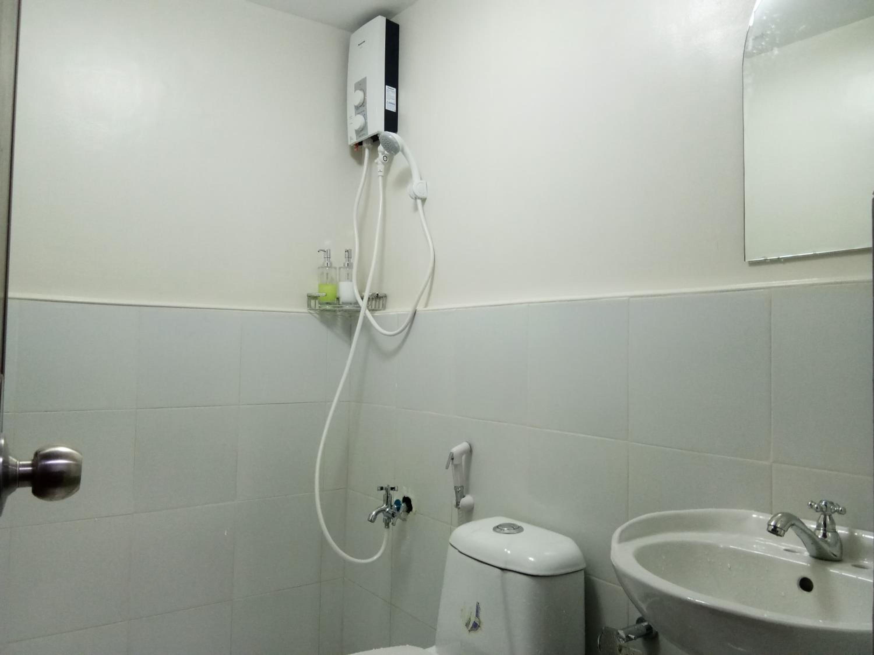 Studio Apartment - Photo 8
