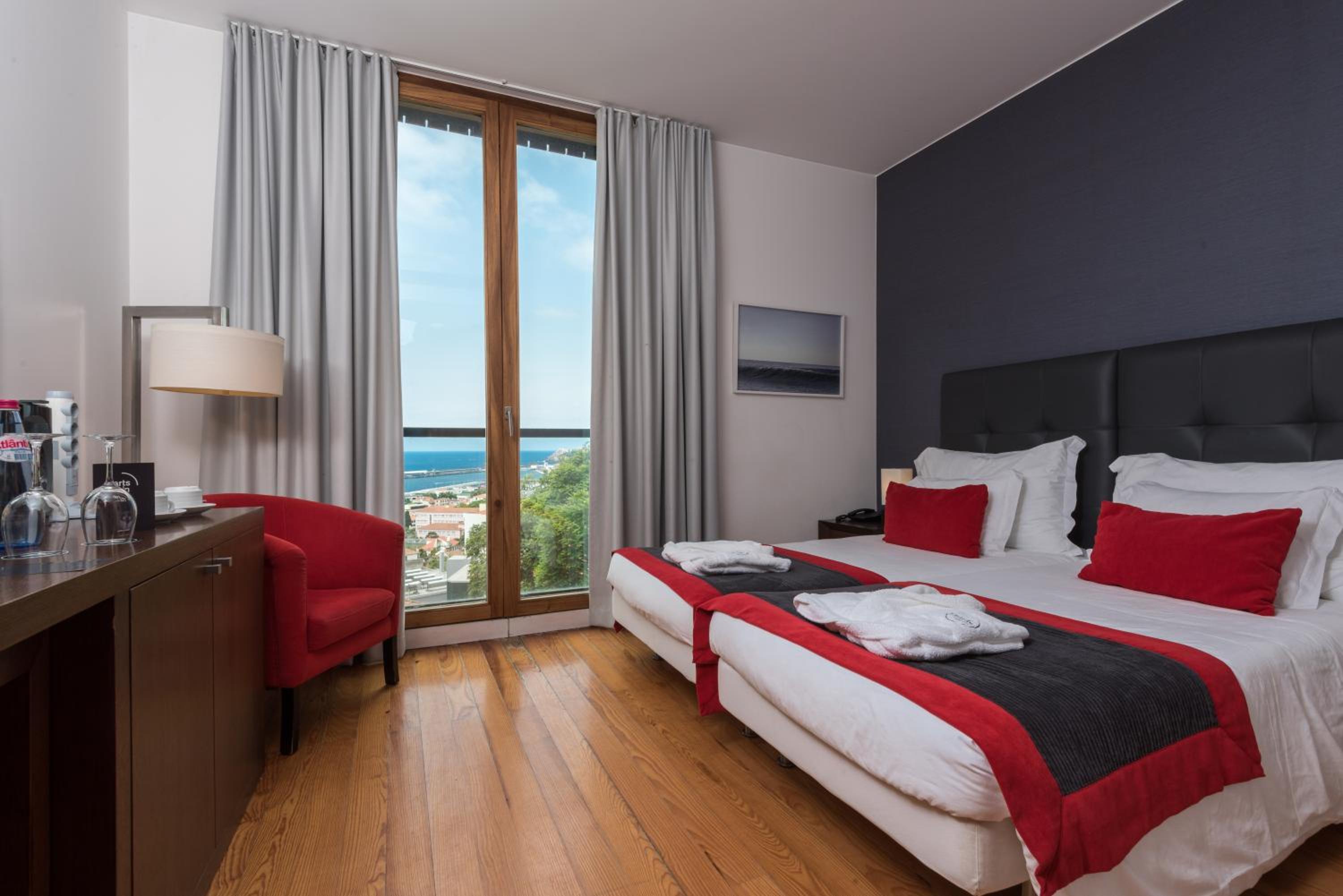 Twin Room with Sea View - Photo 1