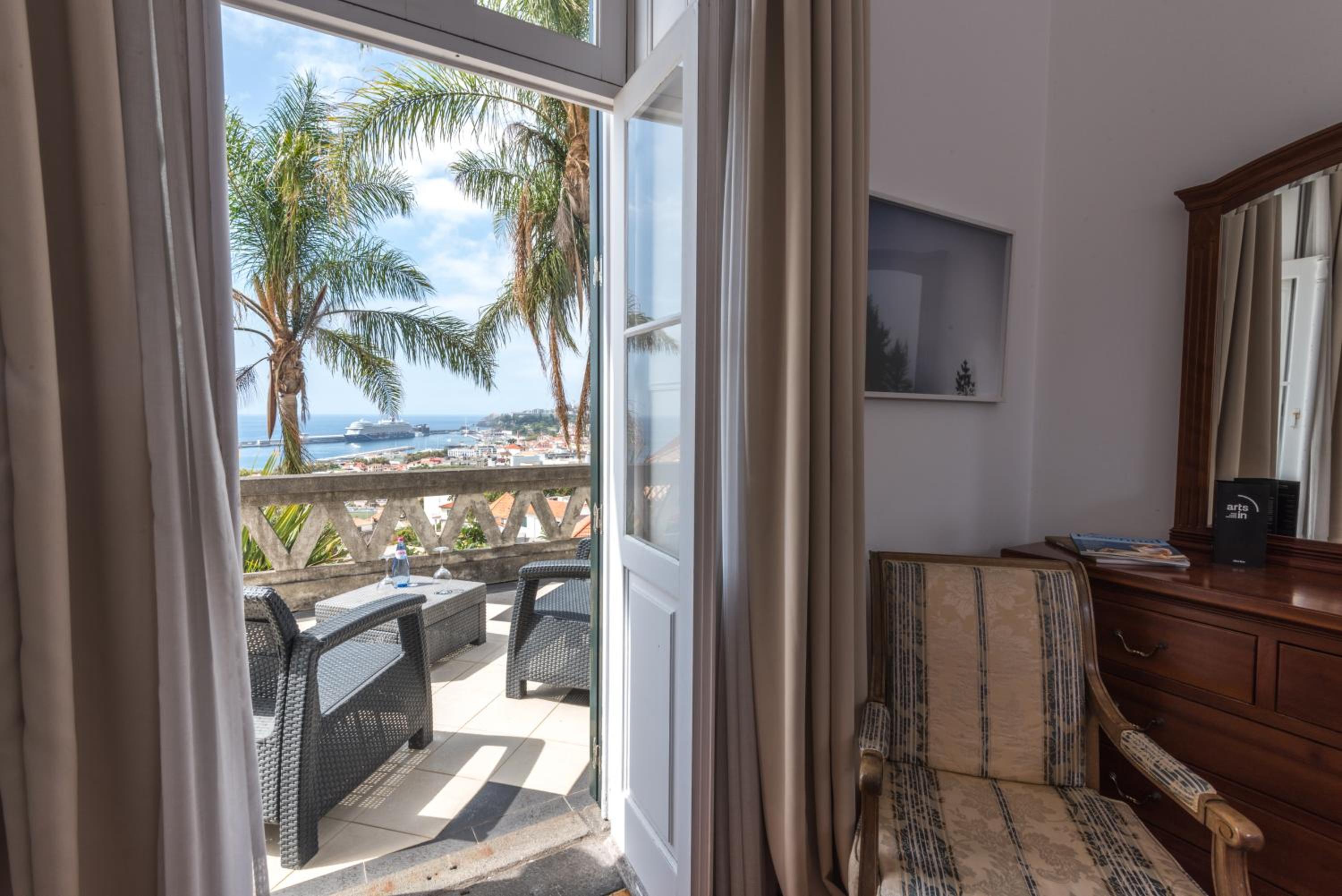 Junior Suite with Terrace photo 2