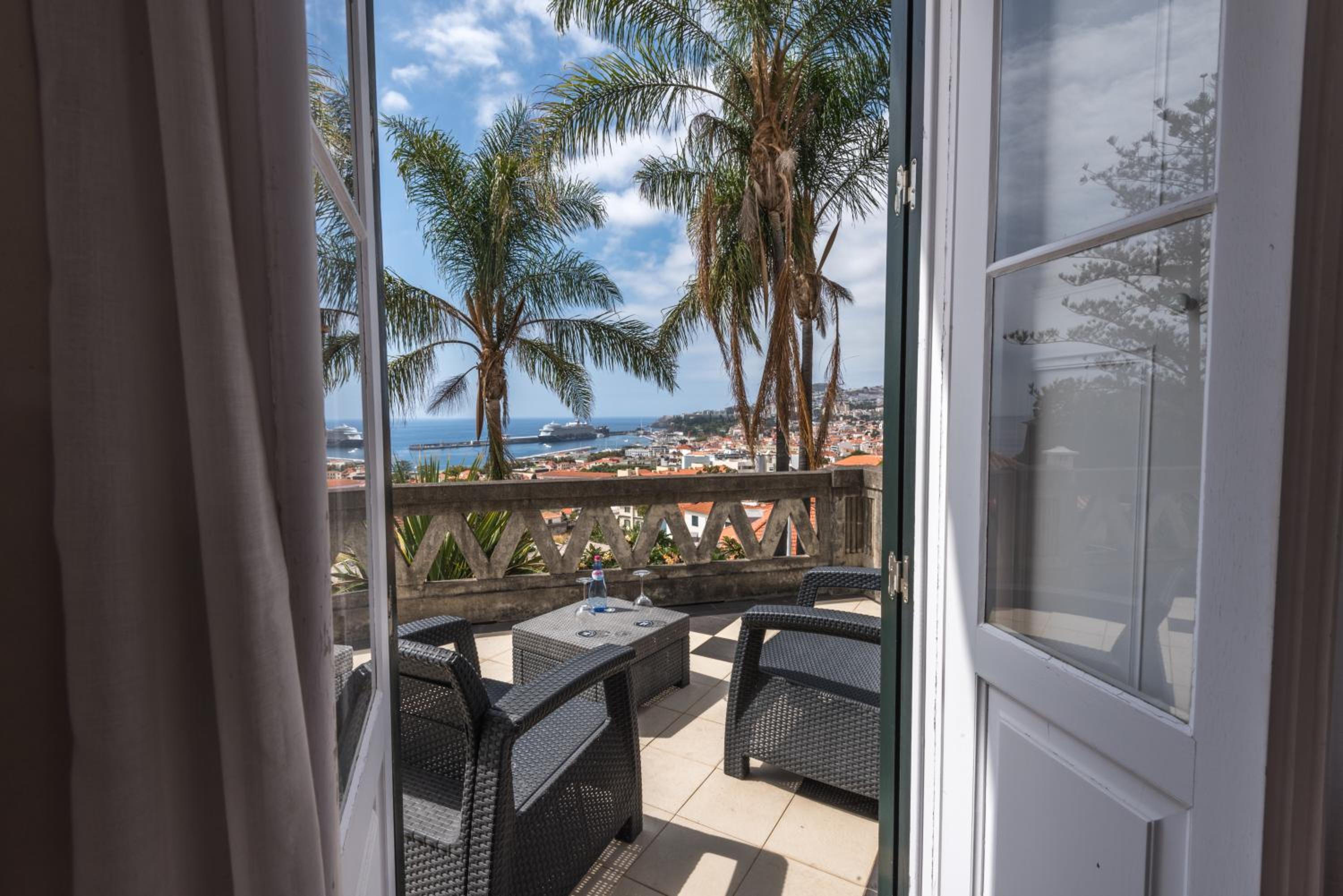 Premier Suite with Terrace photo 3