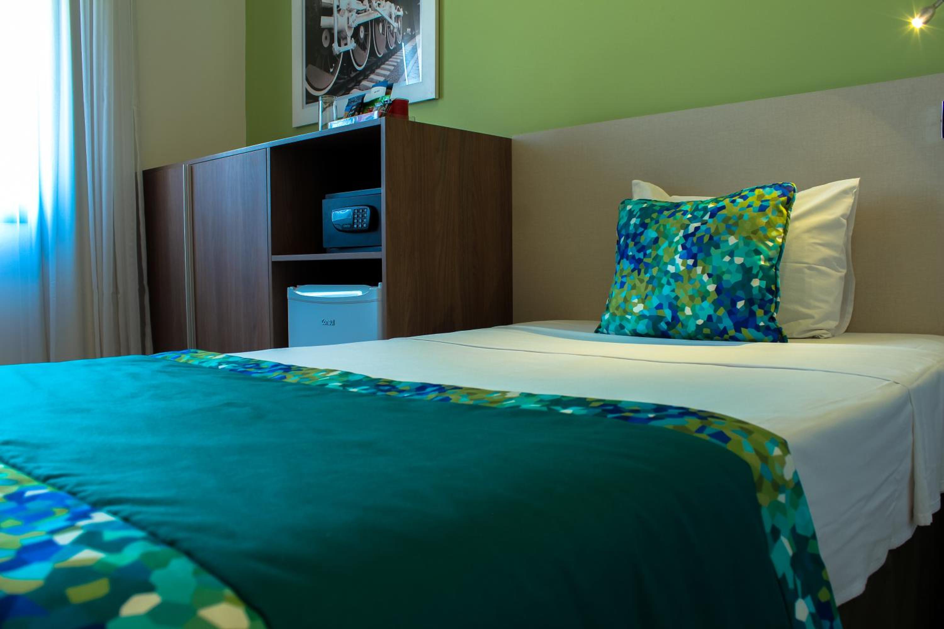 Single Room - Disability Access photo 1