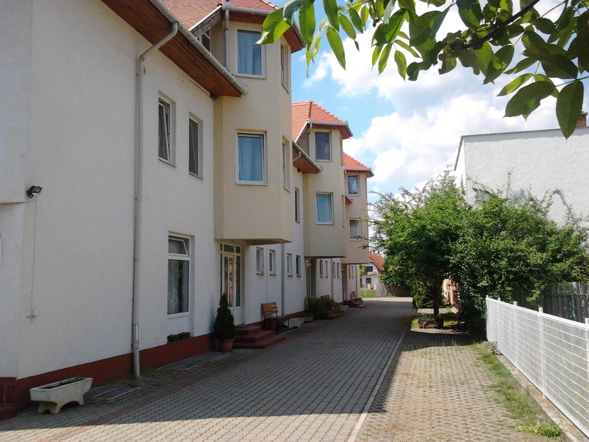 One-Bedroom Apartment with Balcony photo 2