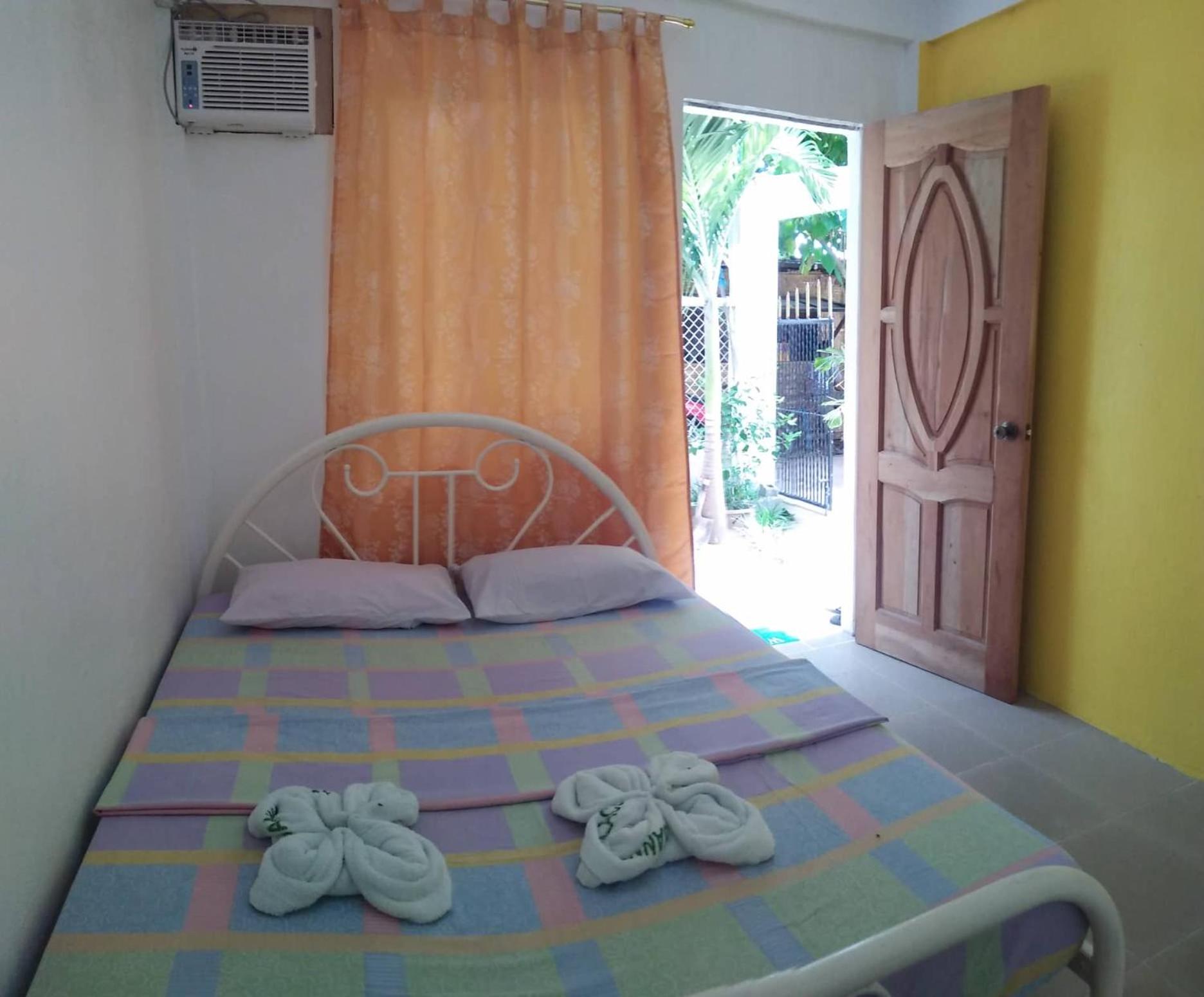 Budget Double Room - Photo 3