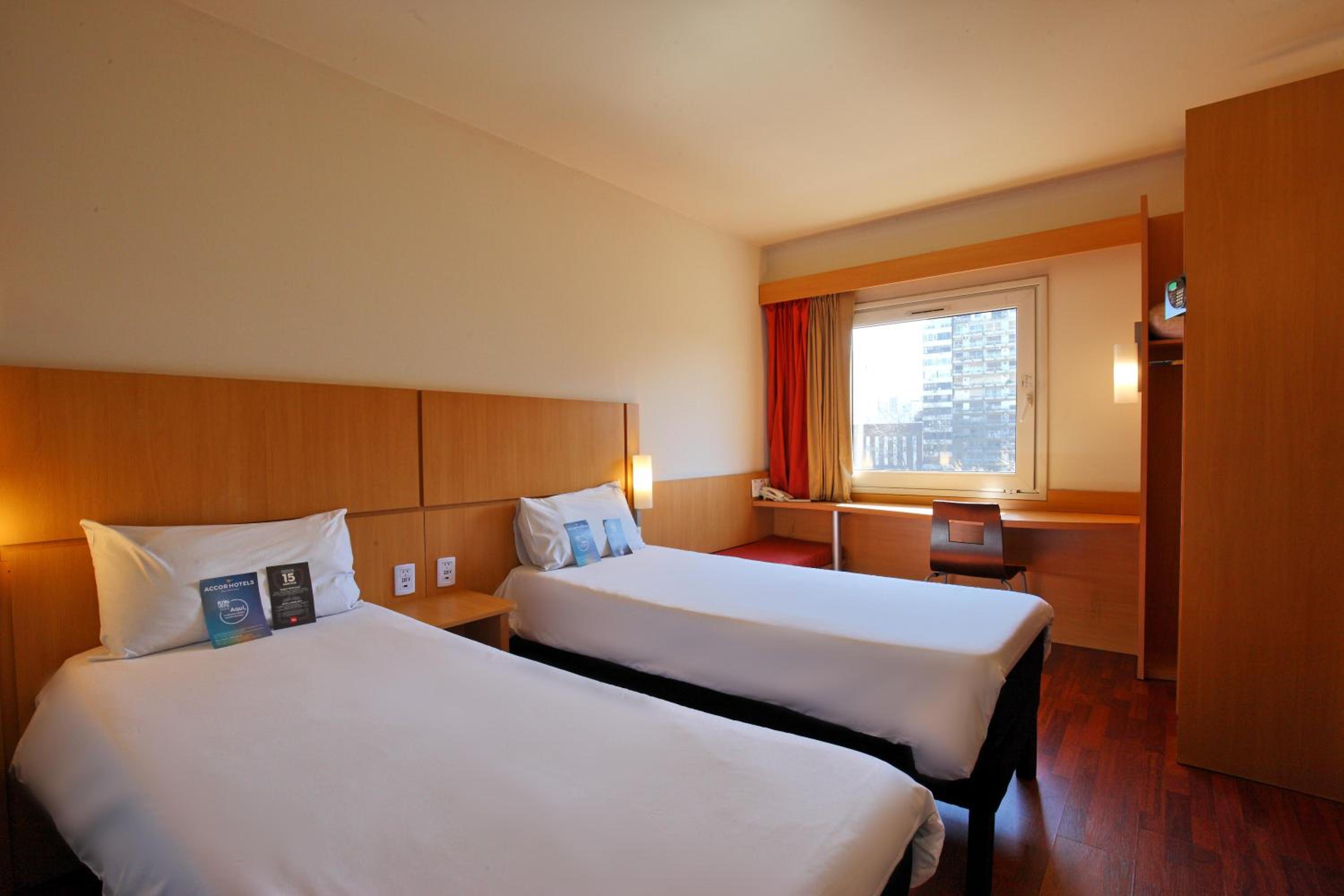 Standard Twin Room photo 1