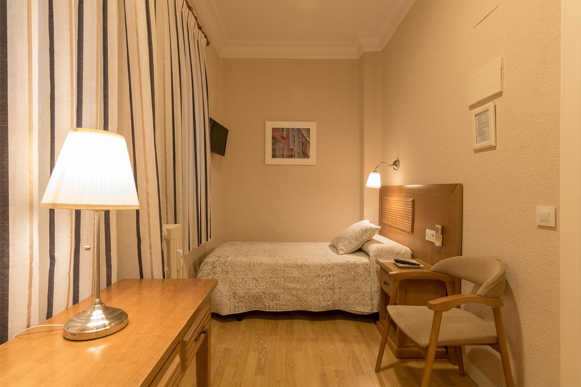 Habitación individual con baño privado