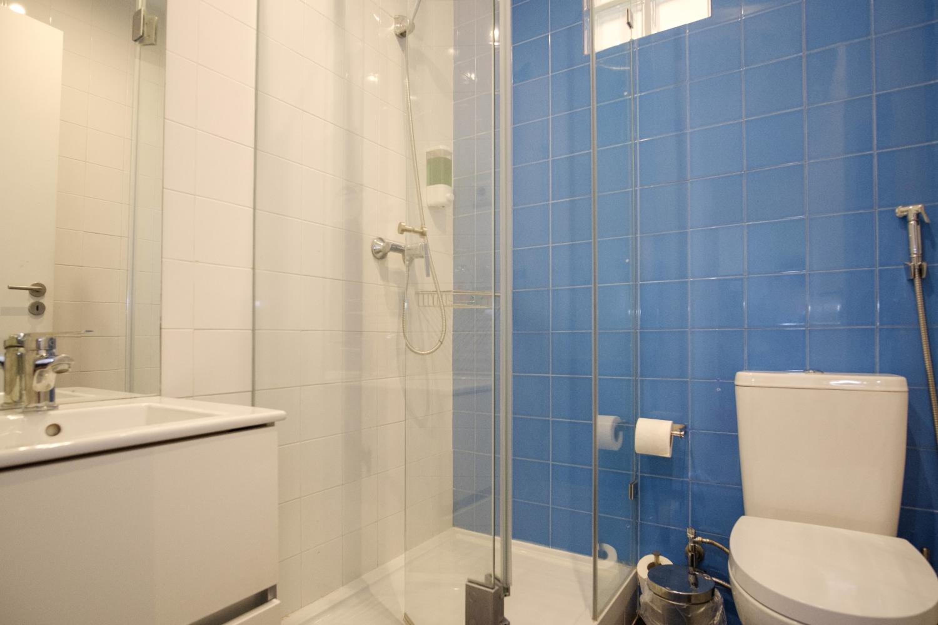 Single Room with Private Bathroom photo 2