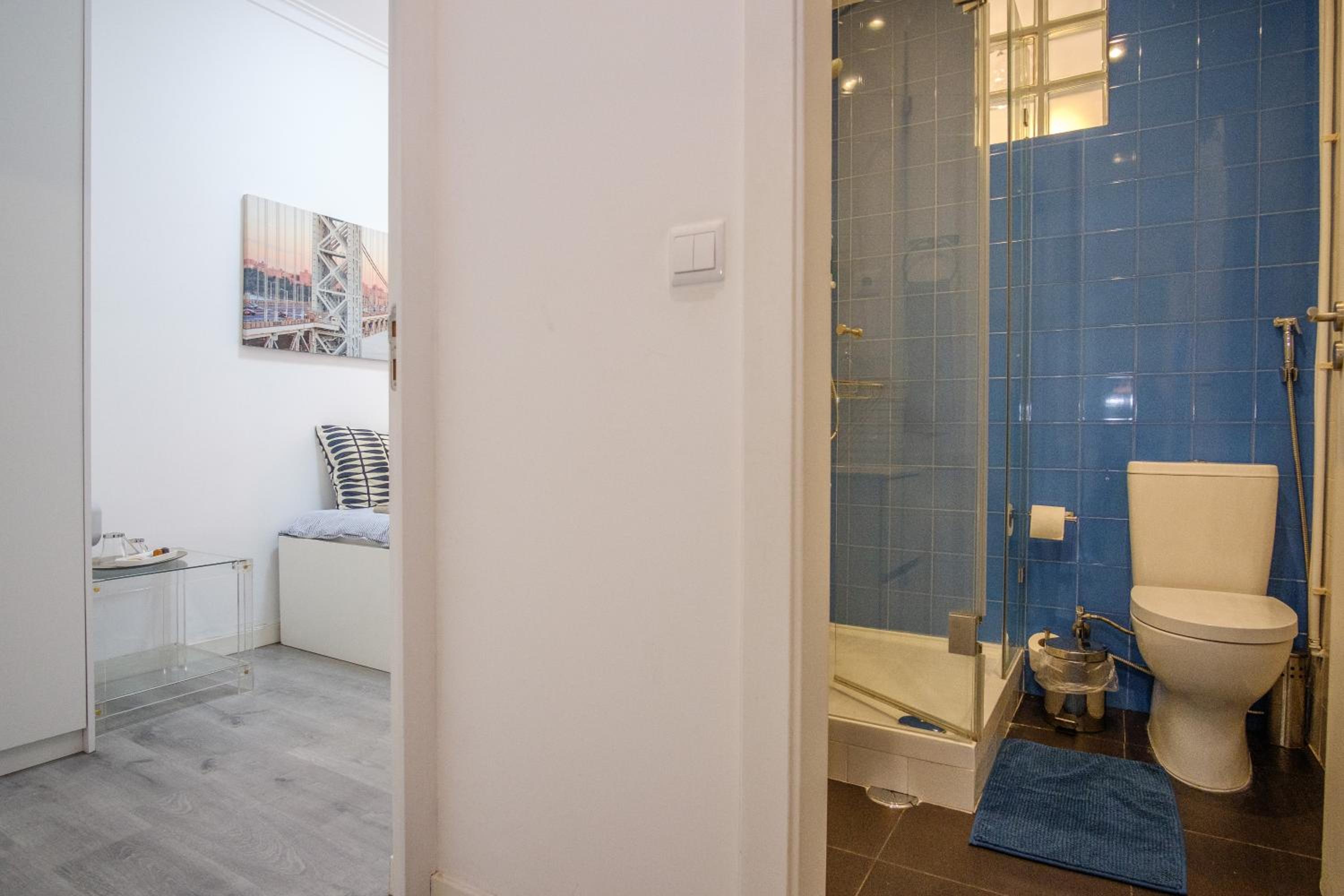 Single Room with Private Bathroom photo 3