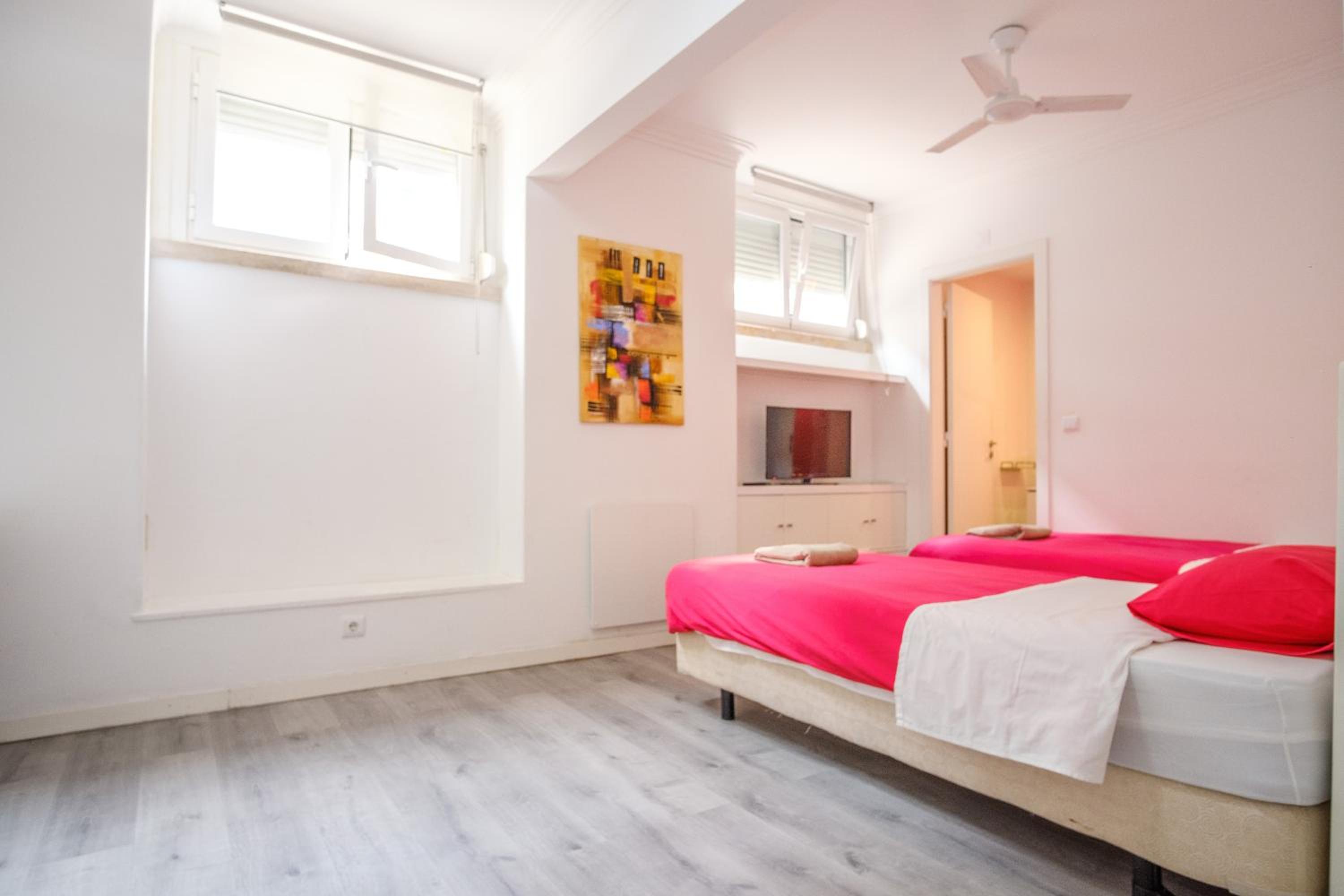 Superior Twin Room with Private Bathroom photo 1