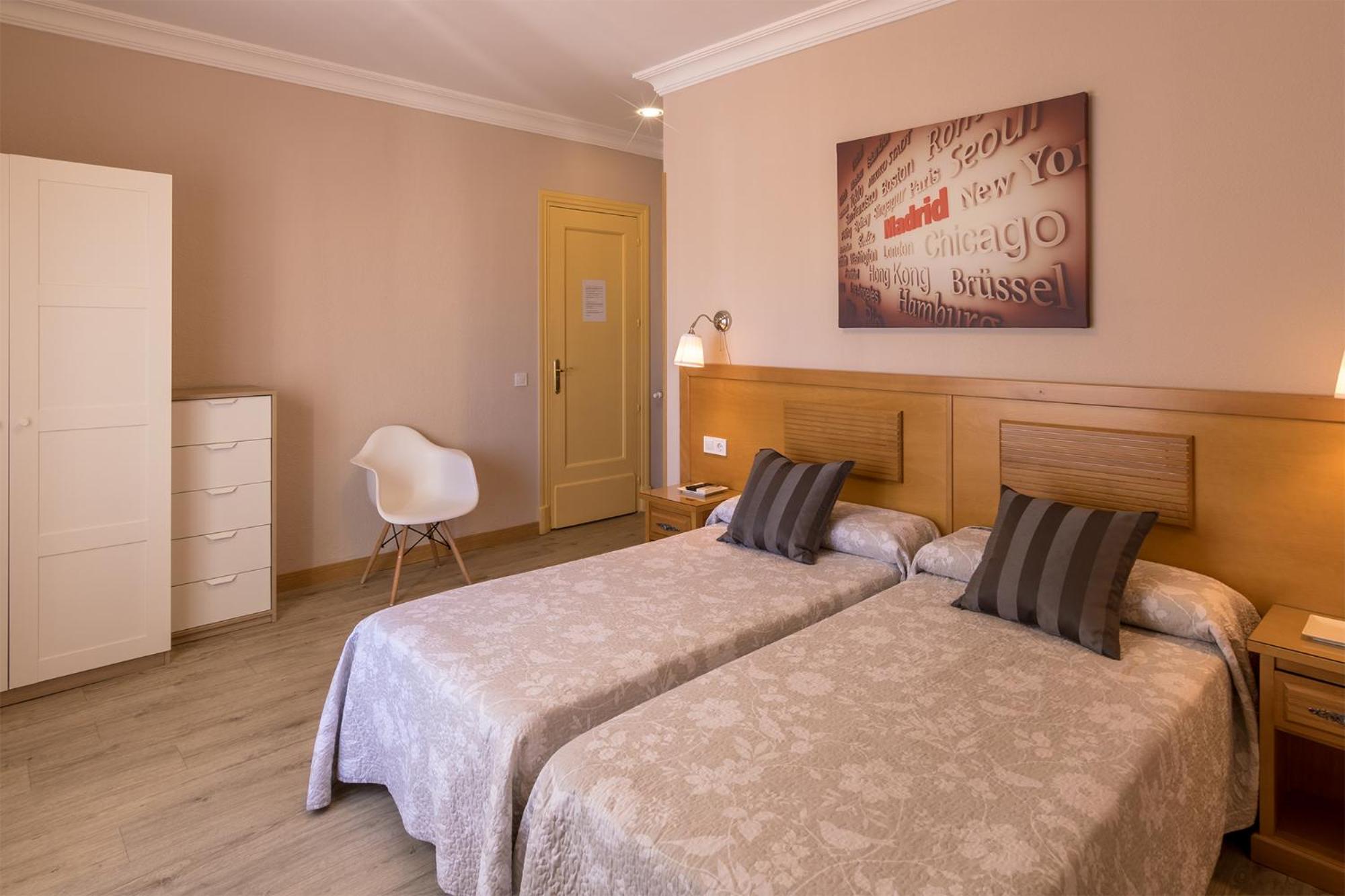 Habitación Doble con Baño Privado
