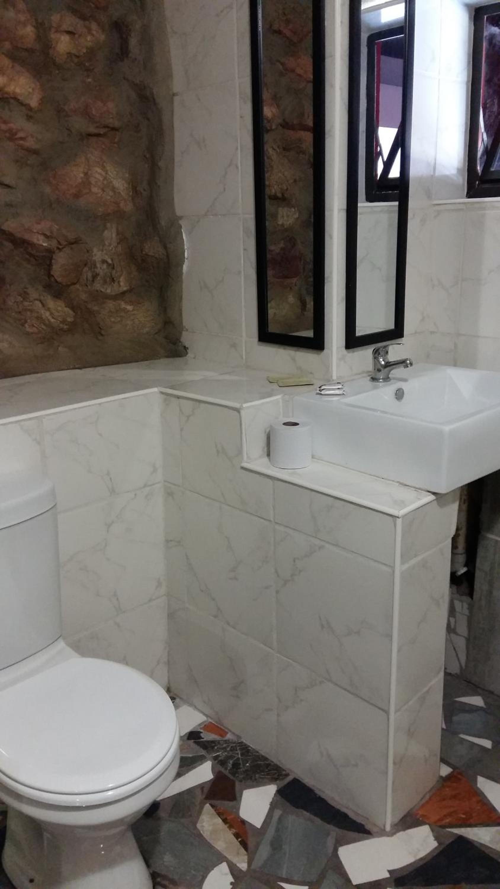 Superior Suite - Photo 13