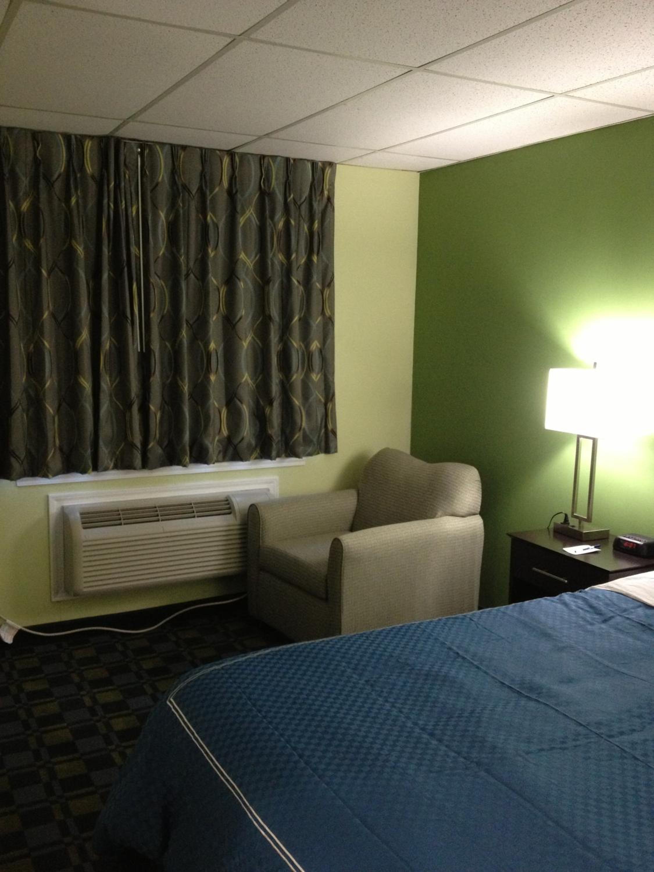 Double Room with Two Double Beds - Non-Smoking - Photo 8