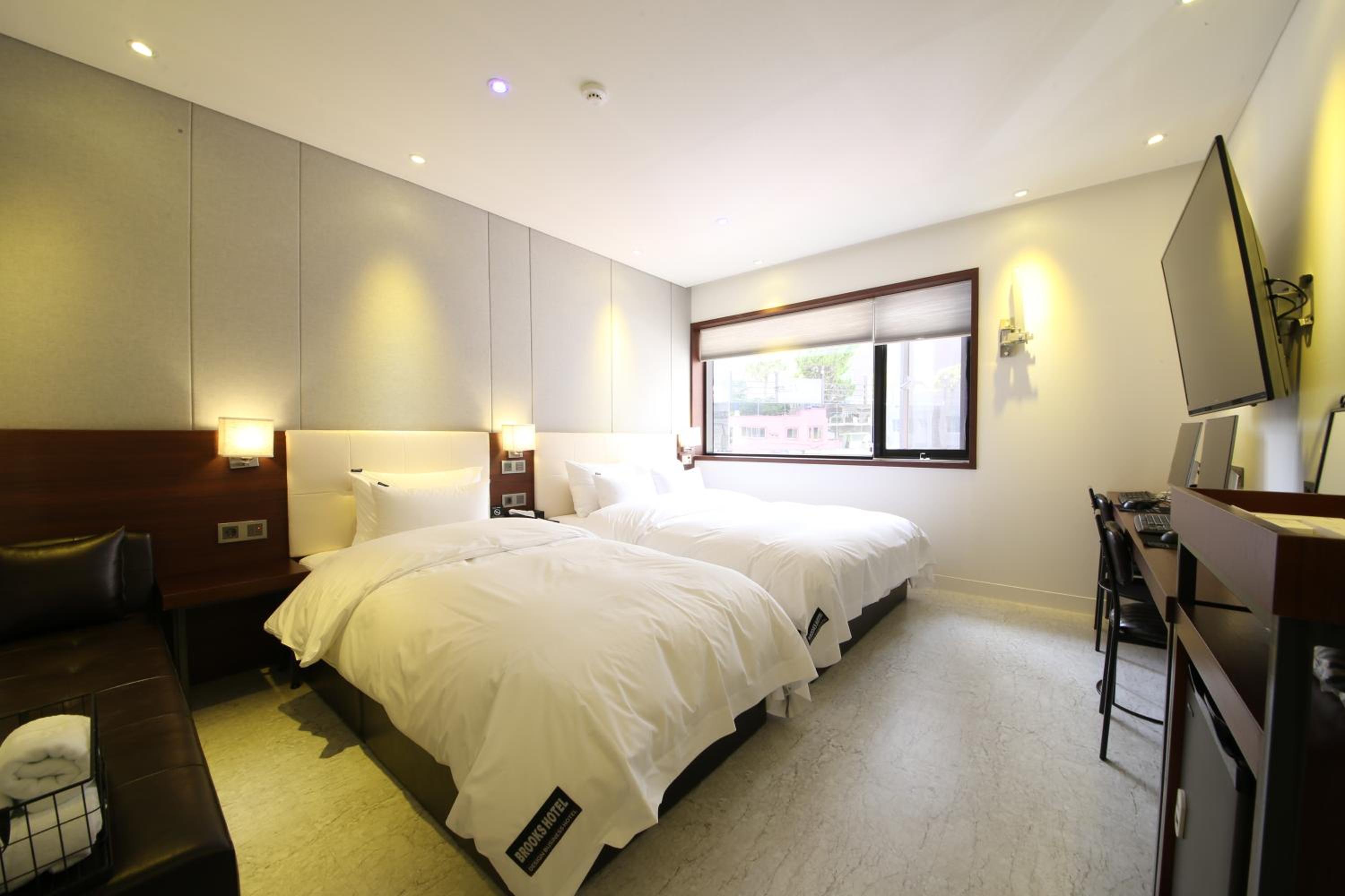 Deluxe Twin Room - Photo 1