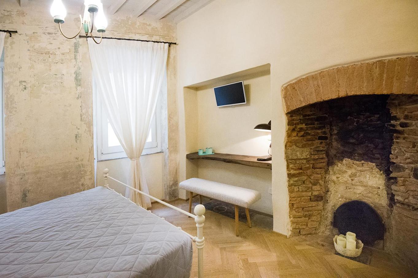 Double Room - Photo 2