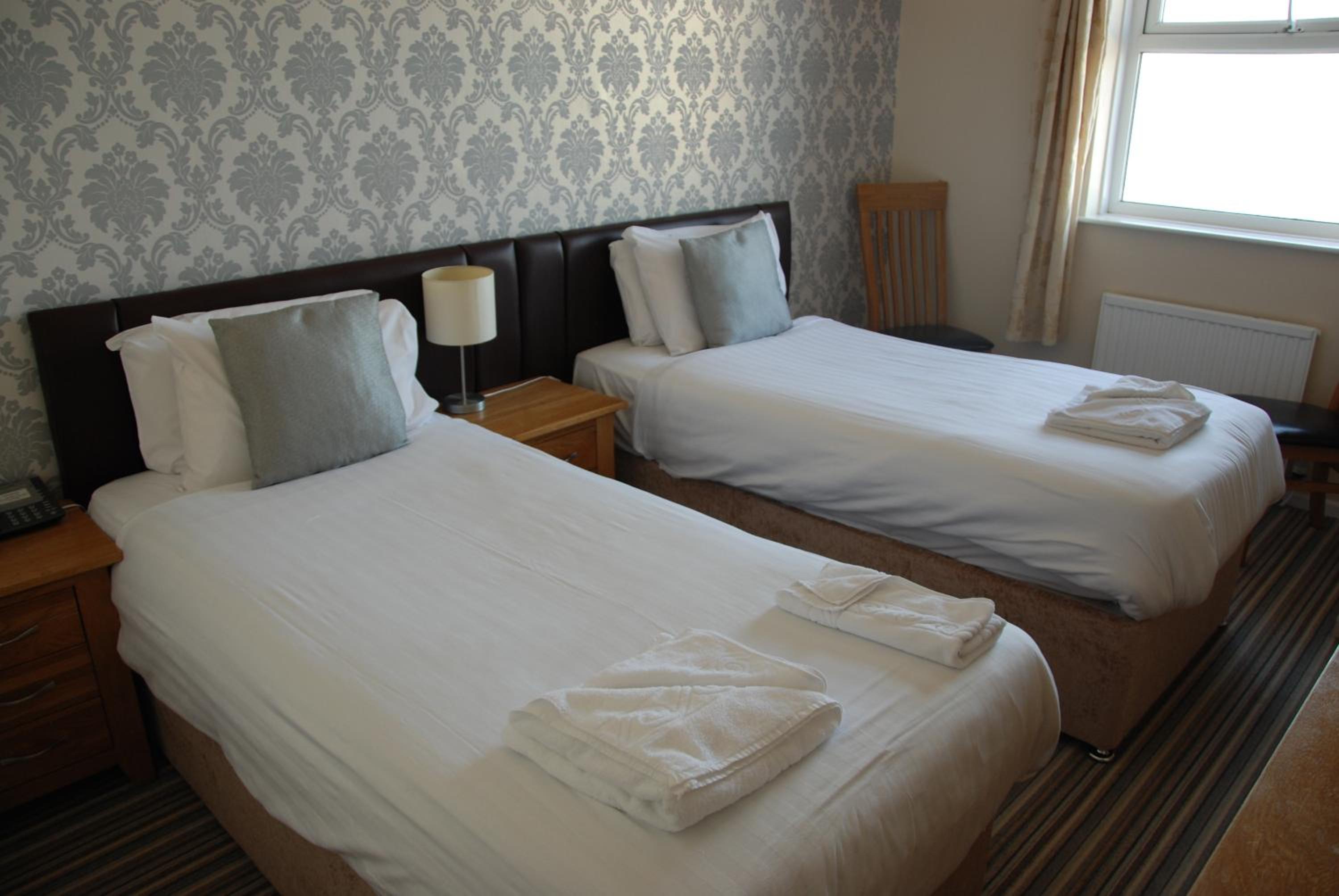 Standard Double or Twin Room - Photo 3