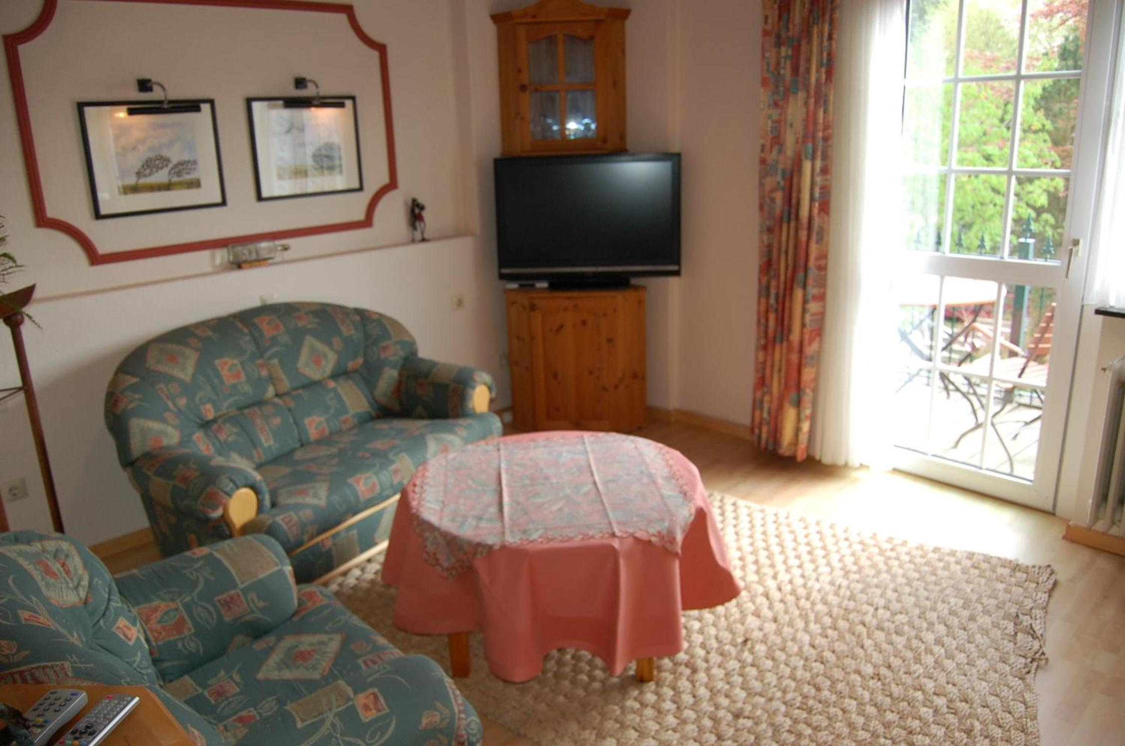Suite - Photo 1