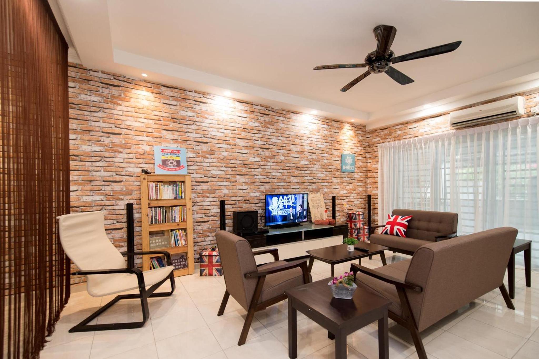 Four-Bedroom House photo 1