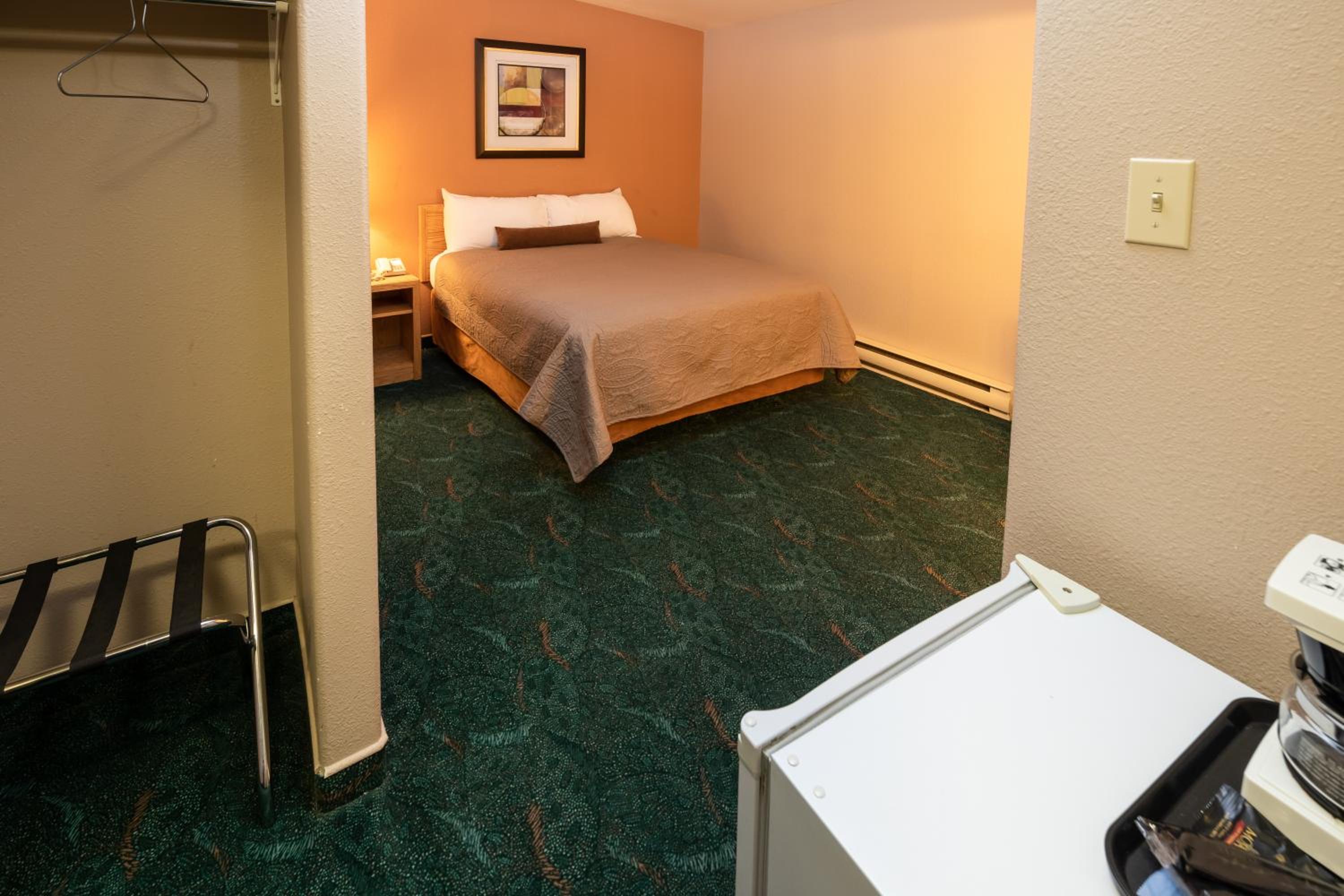 Small Single Room photo 2