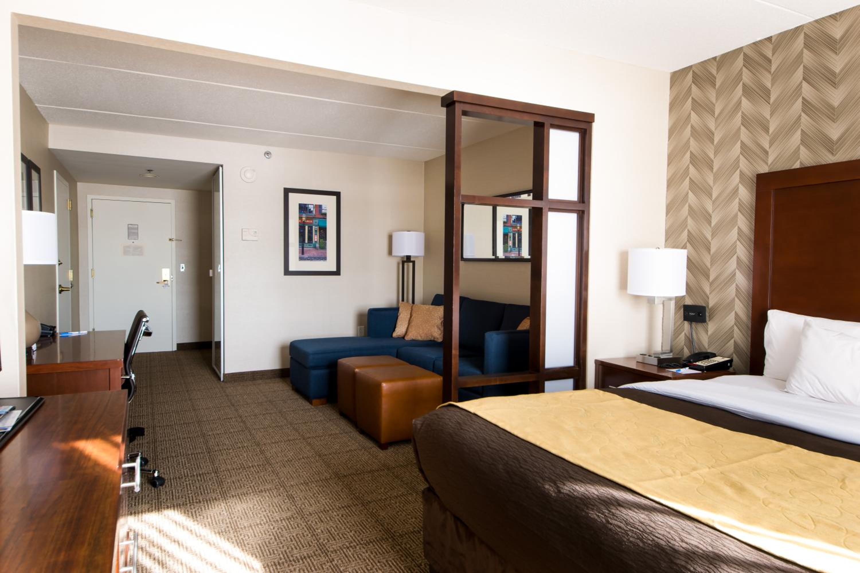 King Suite with Sofa Bed thumbnail 5