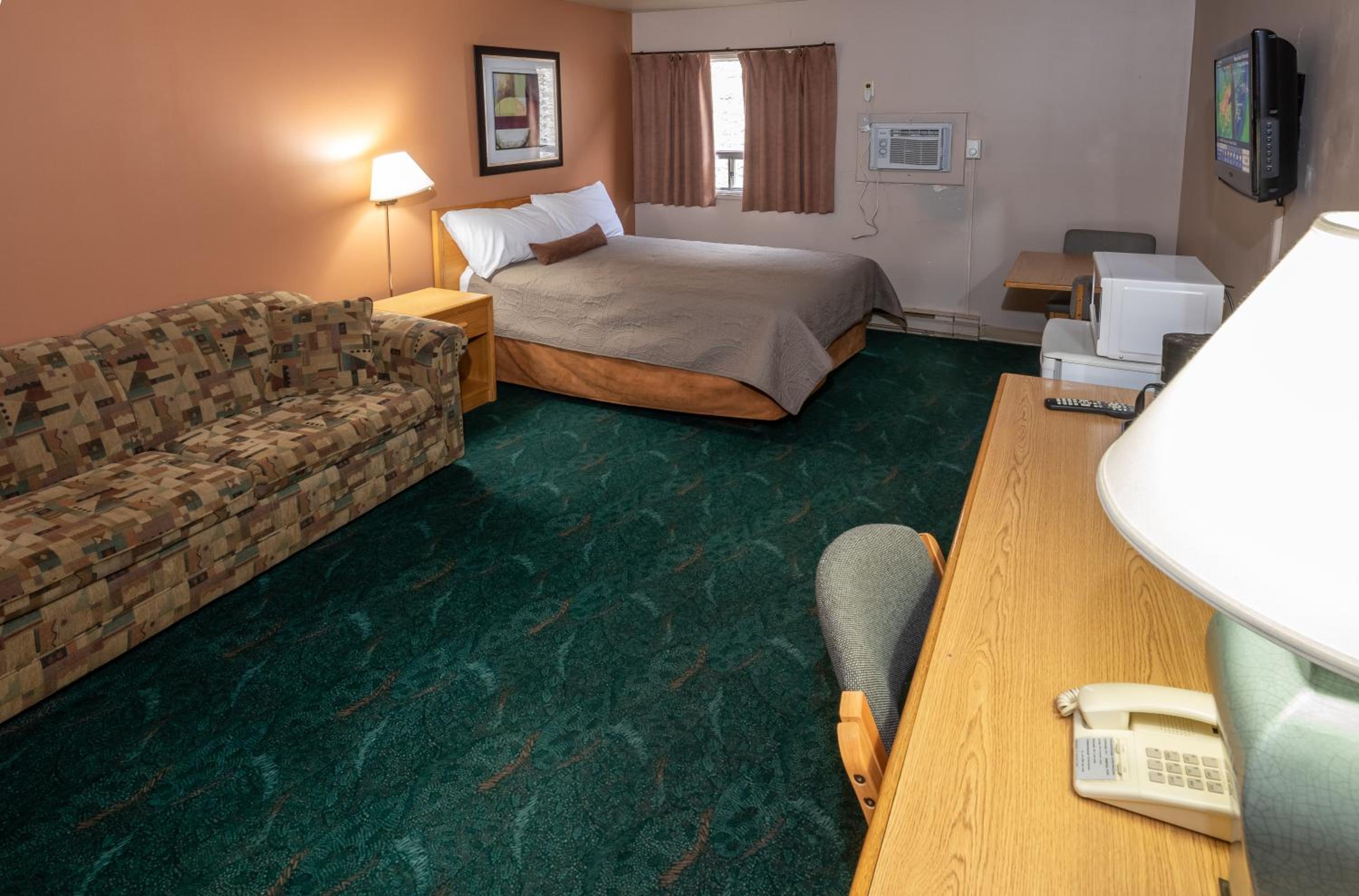 Deluxe Queen Room - Non-Smoking - Photo 1