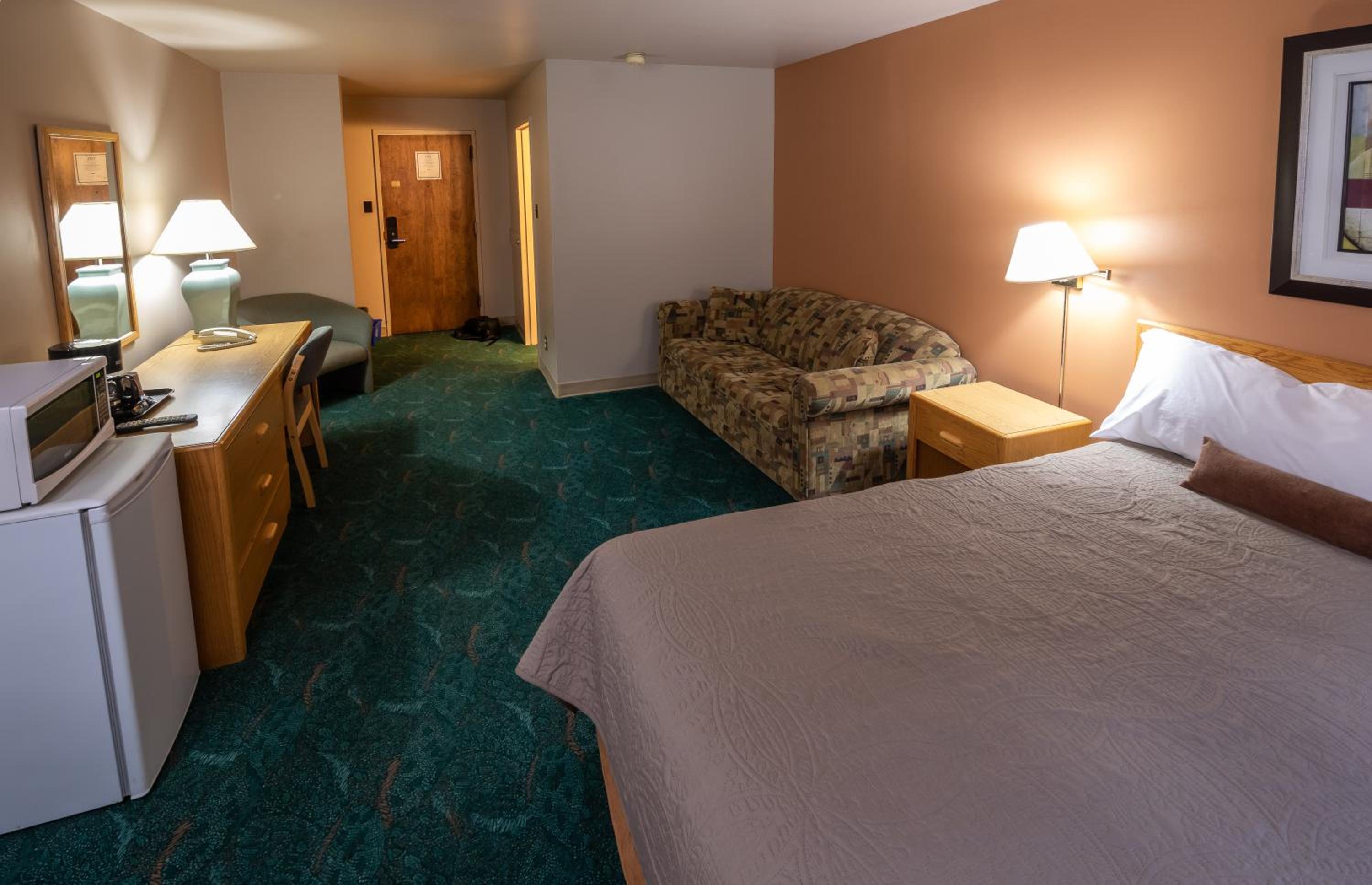 Deluxe Queen Room - Non-Smoking - Photo 2