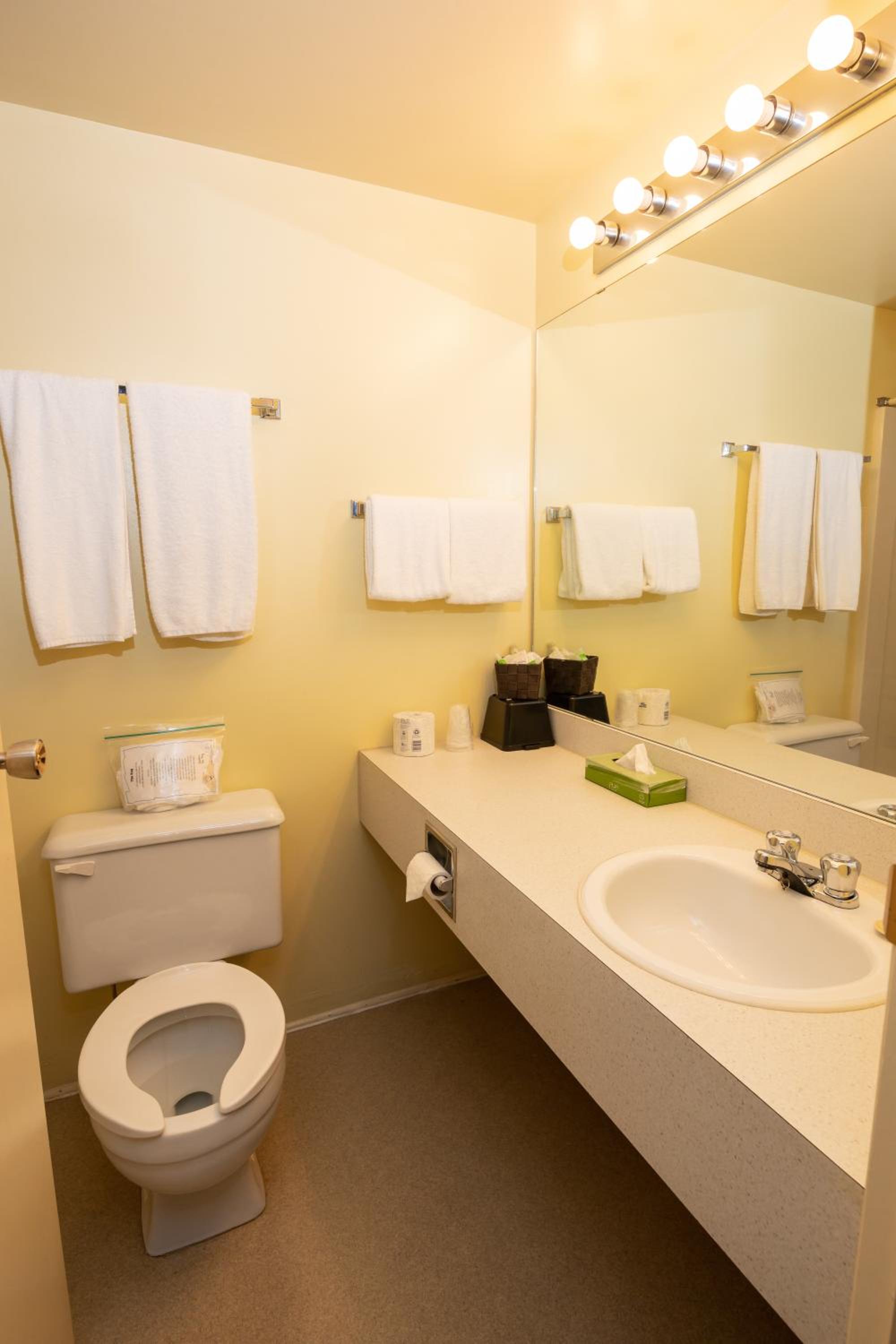 Small Single Room photo 3