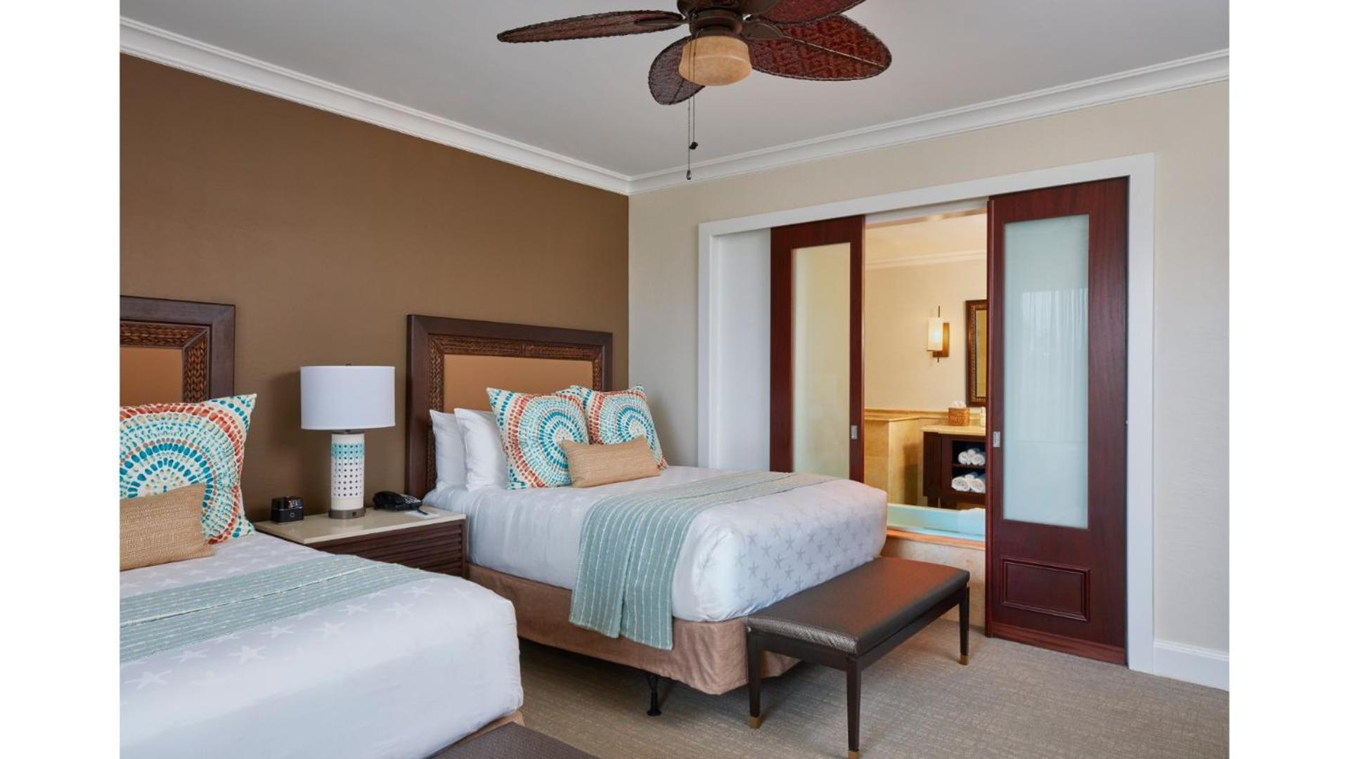 Resort View Double Queen Guestroom - Photo 4