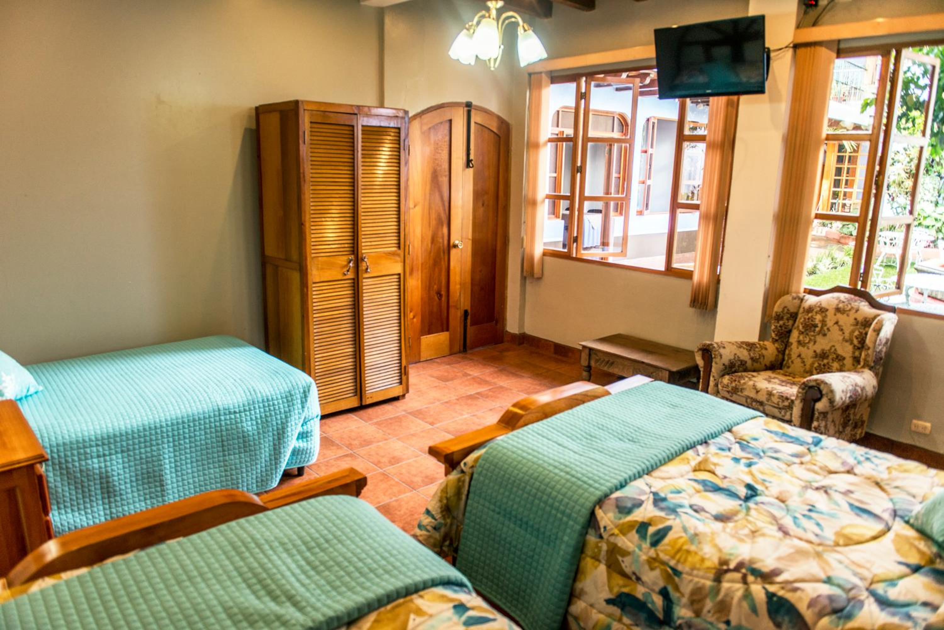 Triple Room with Private Bathroom photo 3