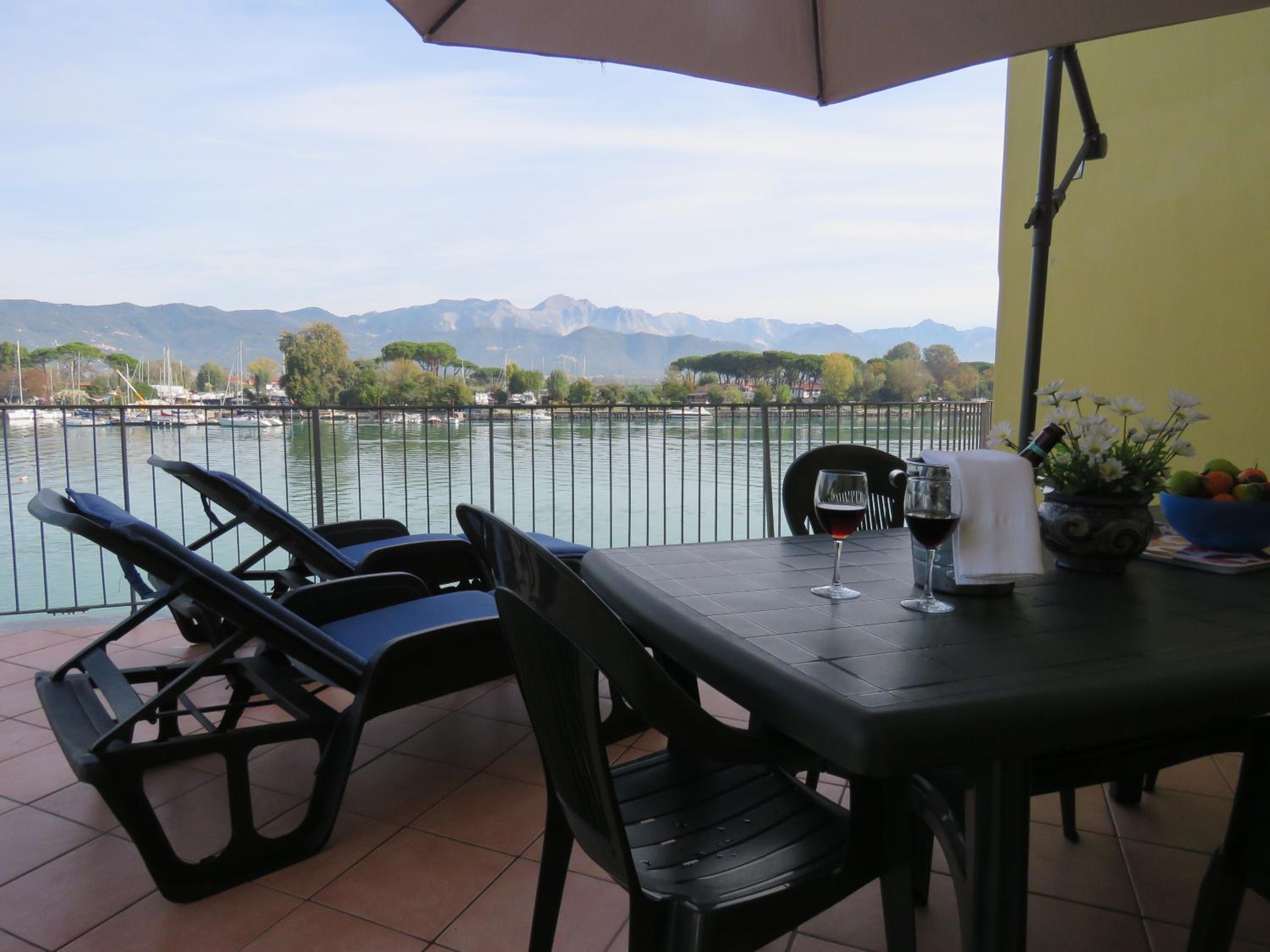 One-Bedroom Apartment with Terrace photo 3