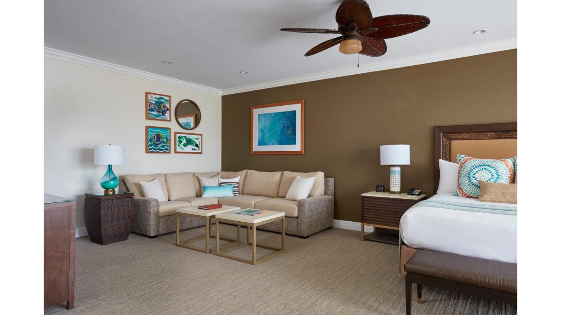 Lodge Island King Suite - Photo 5