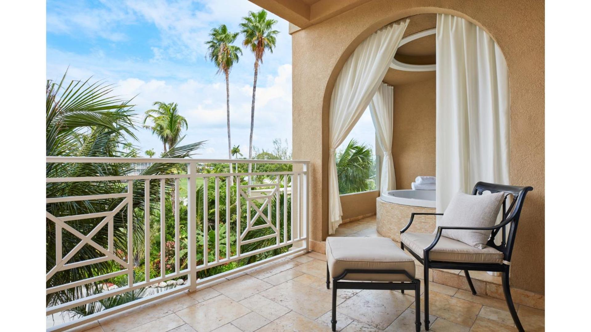 Lodge Island King Suite - Photo 4