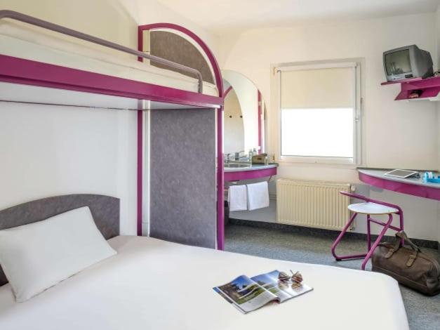 Standard Room - Photo 1