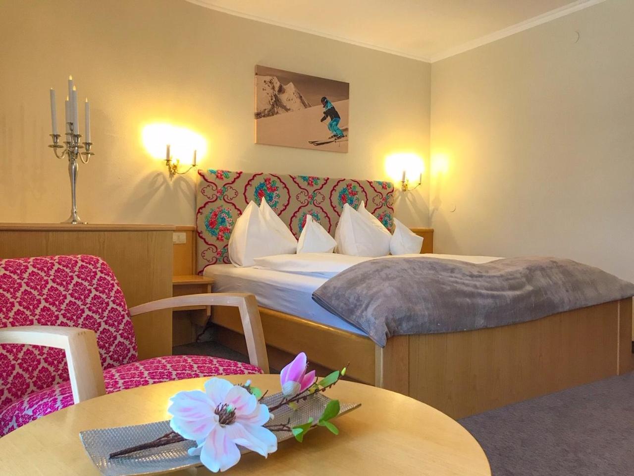 Deluxe Double Room (2 Adults + 1 Child) photo 3