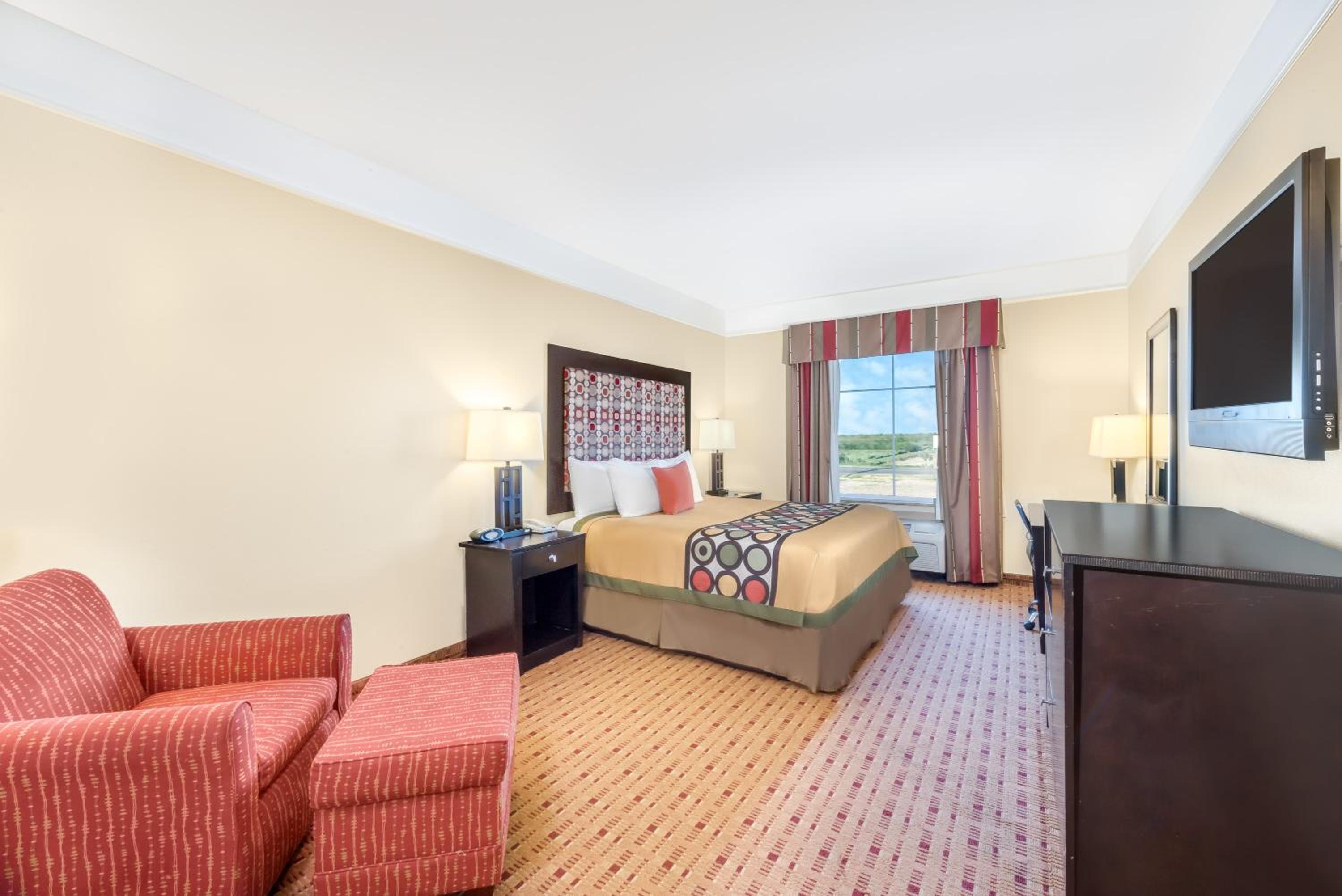 King Room - Non-Smoking - Photo 3